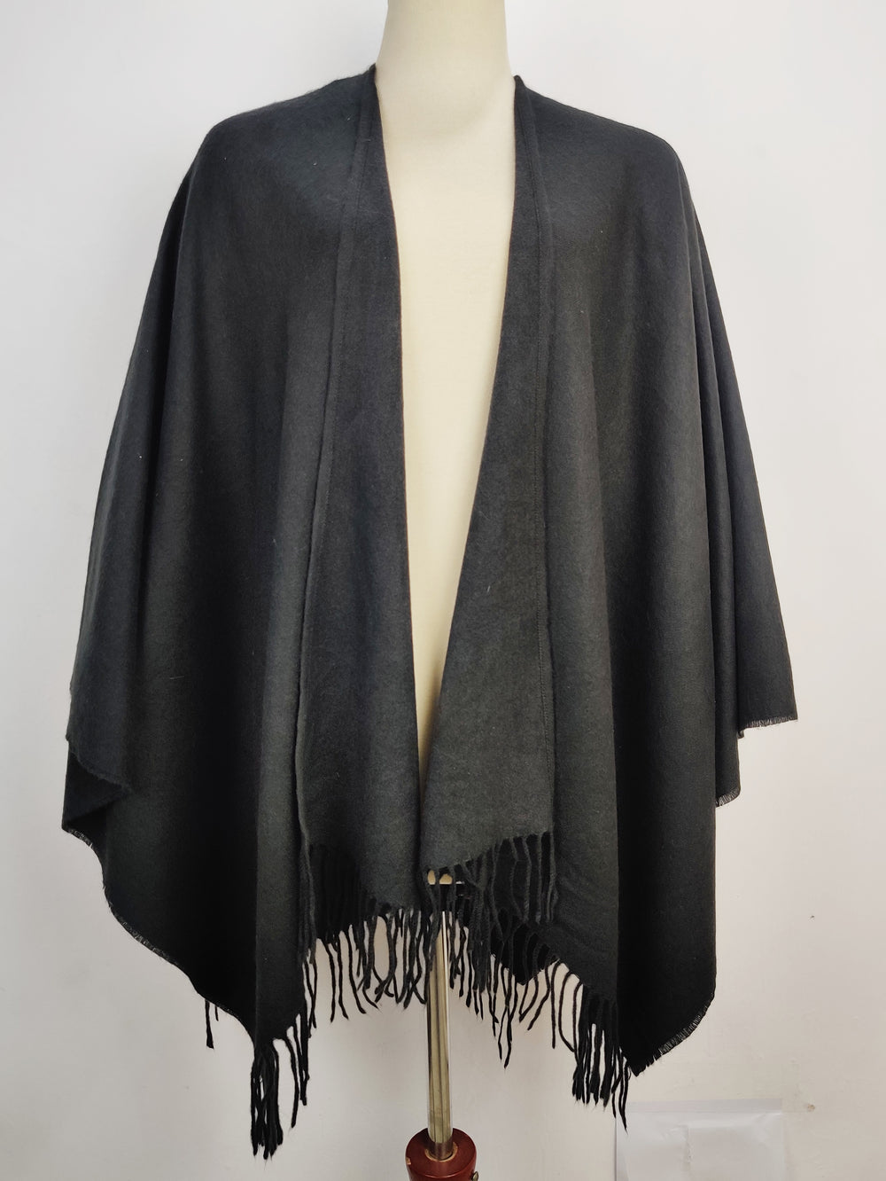 Buy online pre-used pre-loved 100% authentic & Original branded Unknown Brand (CS-1900) available in Pakistan. Top international brands avilable.