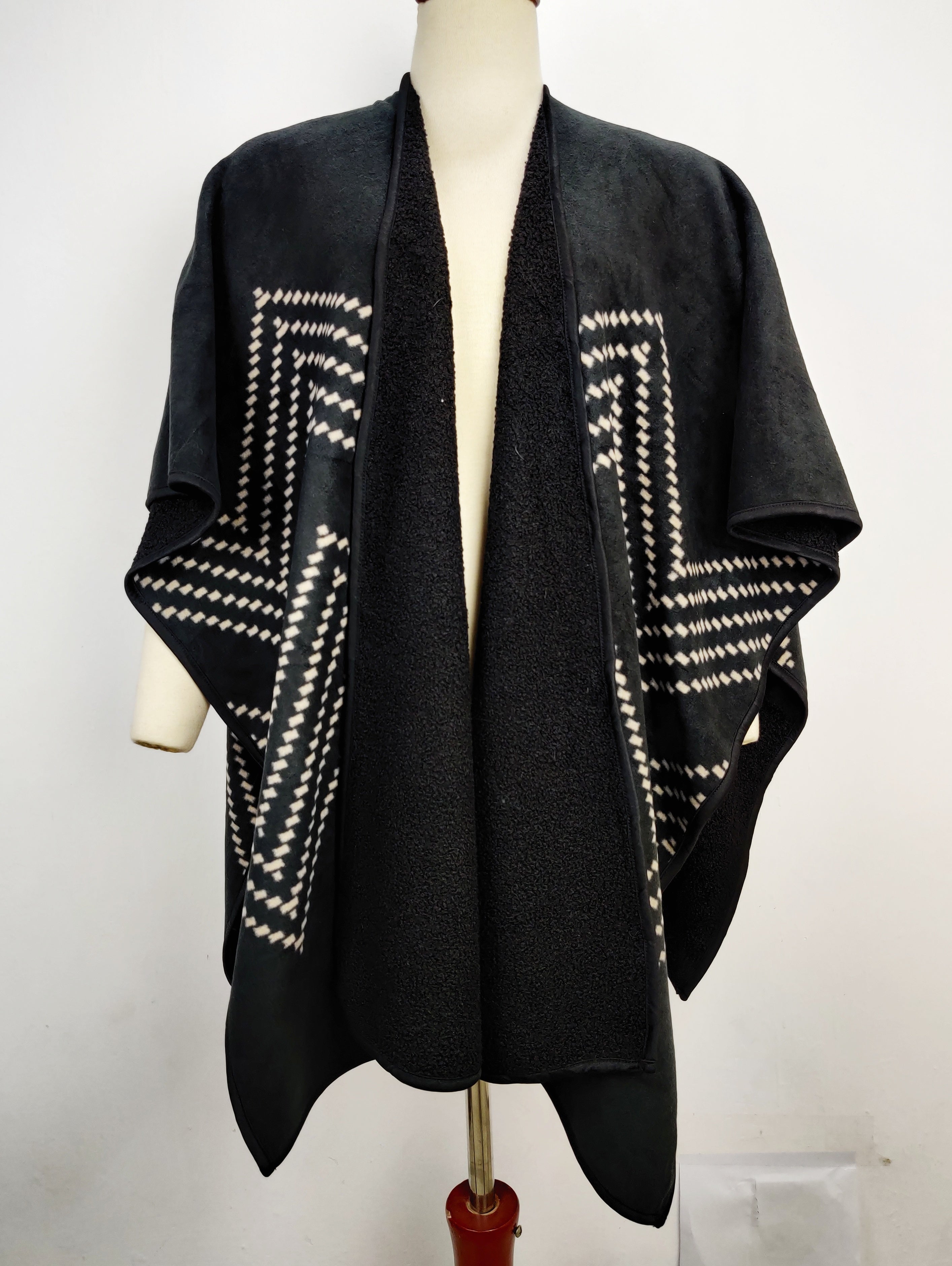 Buy online pre-used pre-loved 100% authentic & Original branded Ike Behar (CS-1906) available in Pakistan. Top international brands avilable.