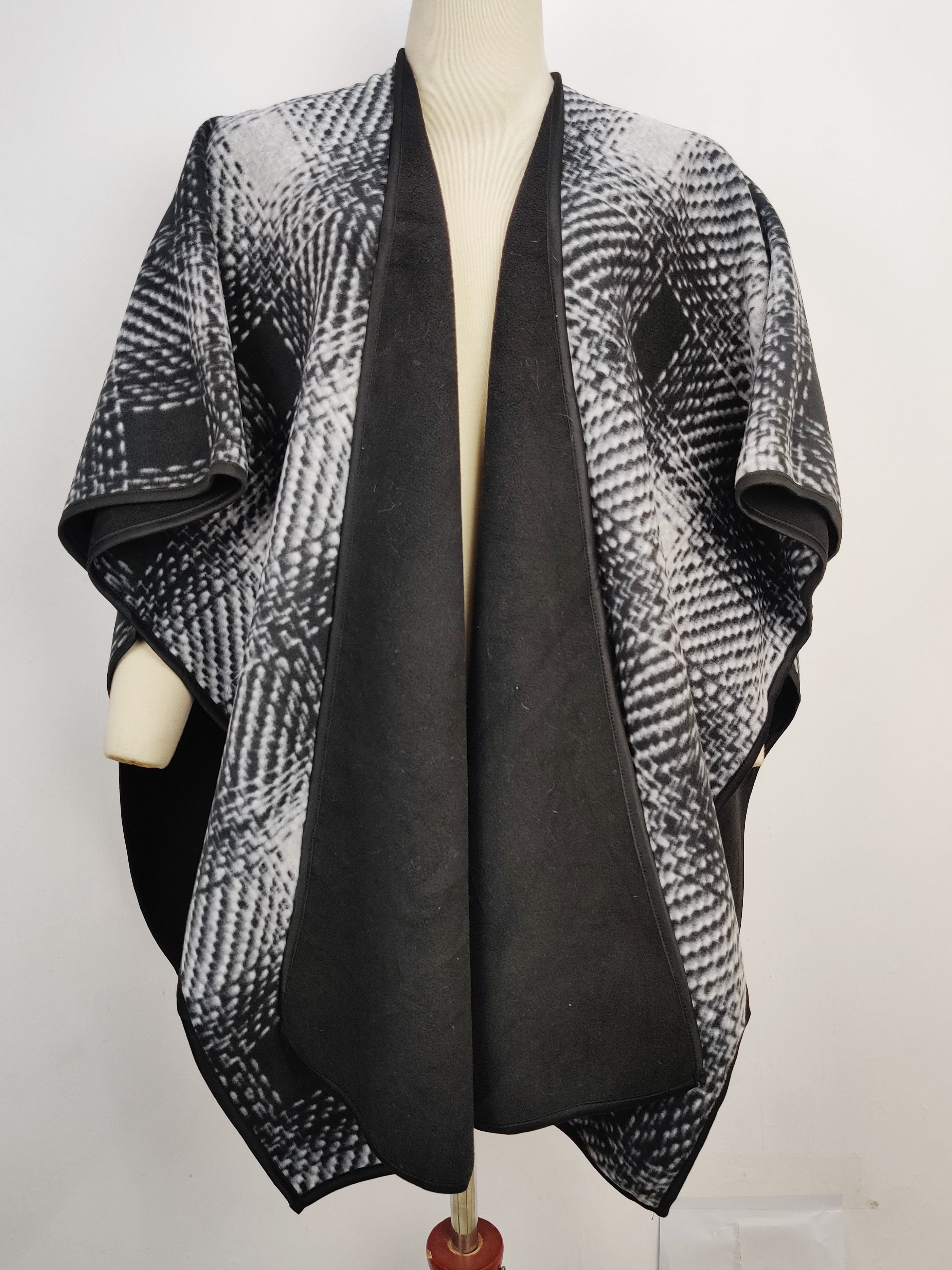 Buy online pre-used pre-loved 100% authentic & Original branded Unknown Brand (CS-1913) available in Pakistan. Top international brands avilable.