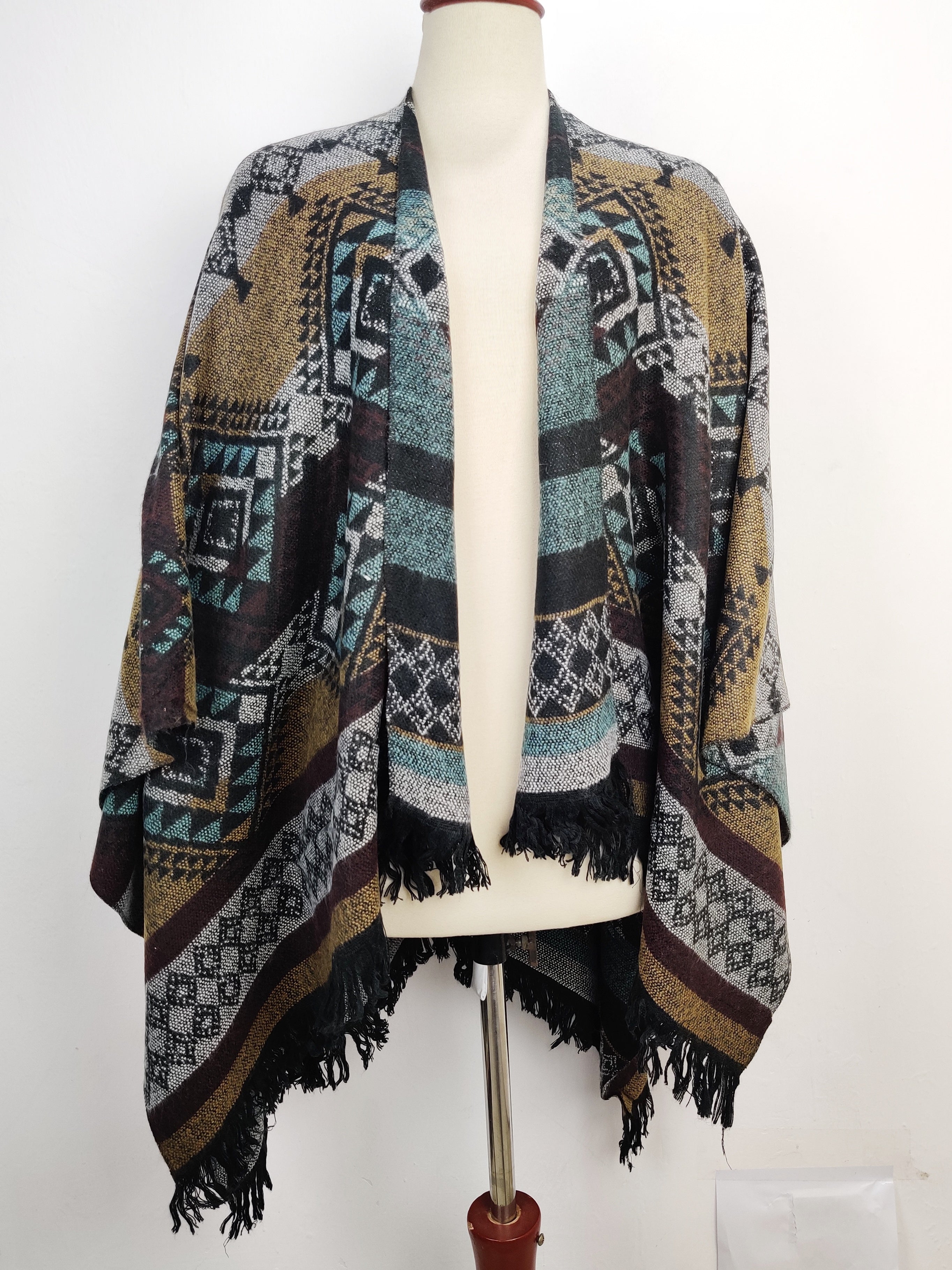 Buy online pre-used pre-loved 100% authentic & Original branded Unknown Brand (CS-1934) available in Pakistan. Top international brands avilable.