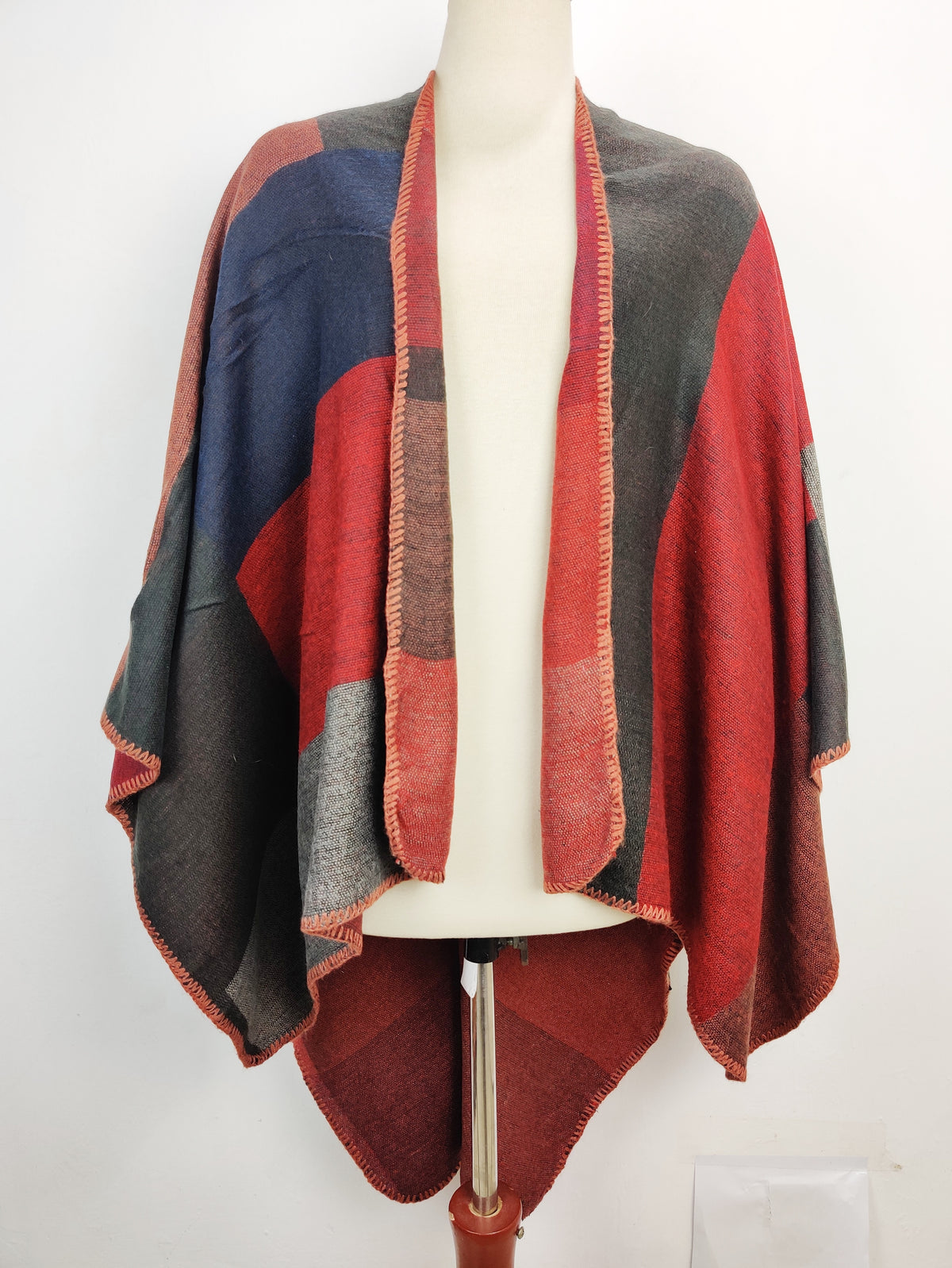 Buy online pre-used pre-loved 100% authentic & Original branded Unknown Brand (CS-1957) available in Pakistan. Top international brands avilable.