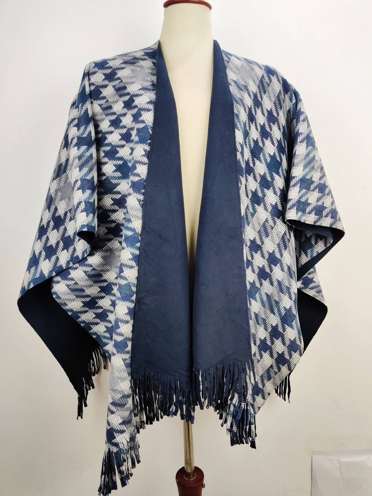 Buy online pre-used pre-loved 100% authentic & Original branded Eiassa (CS-1985) available in Pakistan. Top international brands avilable.