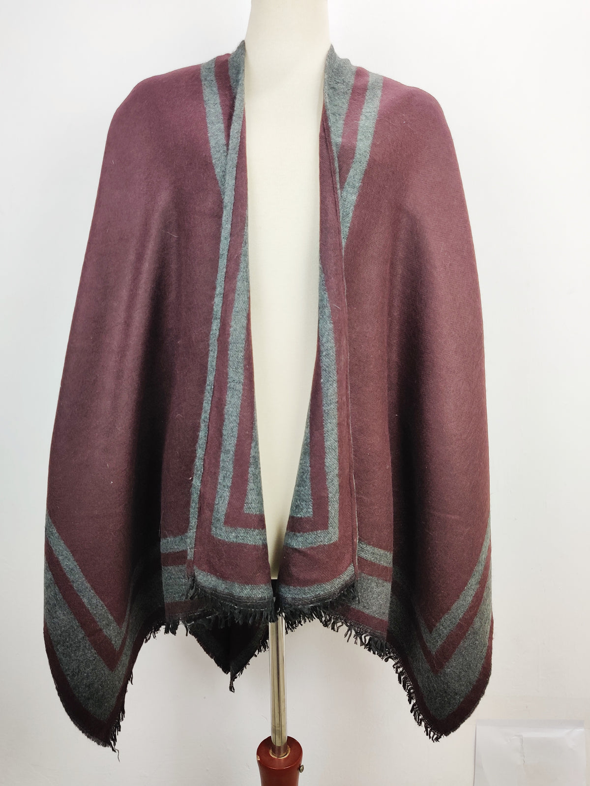 Buy online pre-used pre-loved 100% authentic & Original branded Osfm (CS-1989) available in Pakistan. Top international brands avilable.