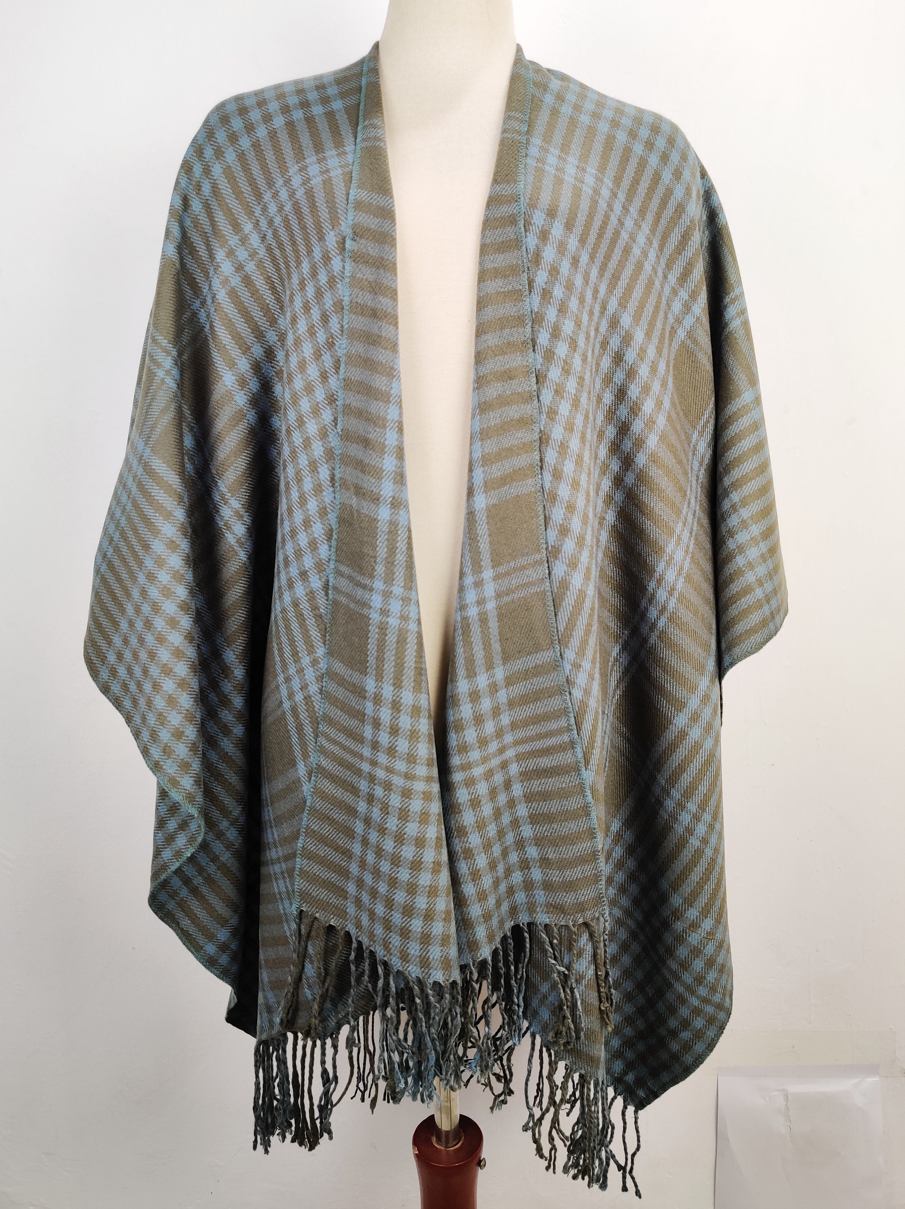 Buy online pre-used pre-loved 100% authentic & Original branded Unknown Brand (CS-2027) available in Pakistan. Top international brands avilable.