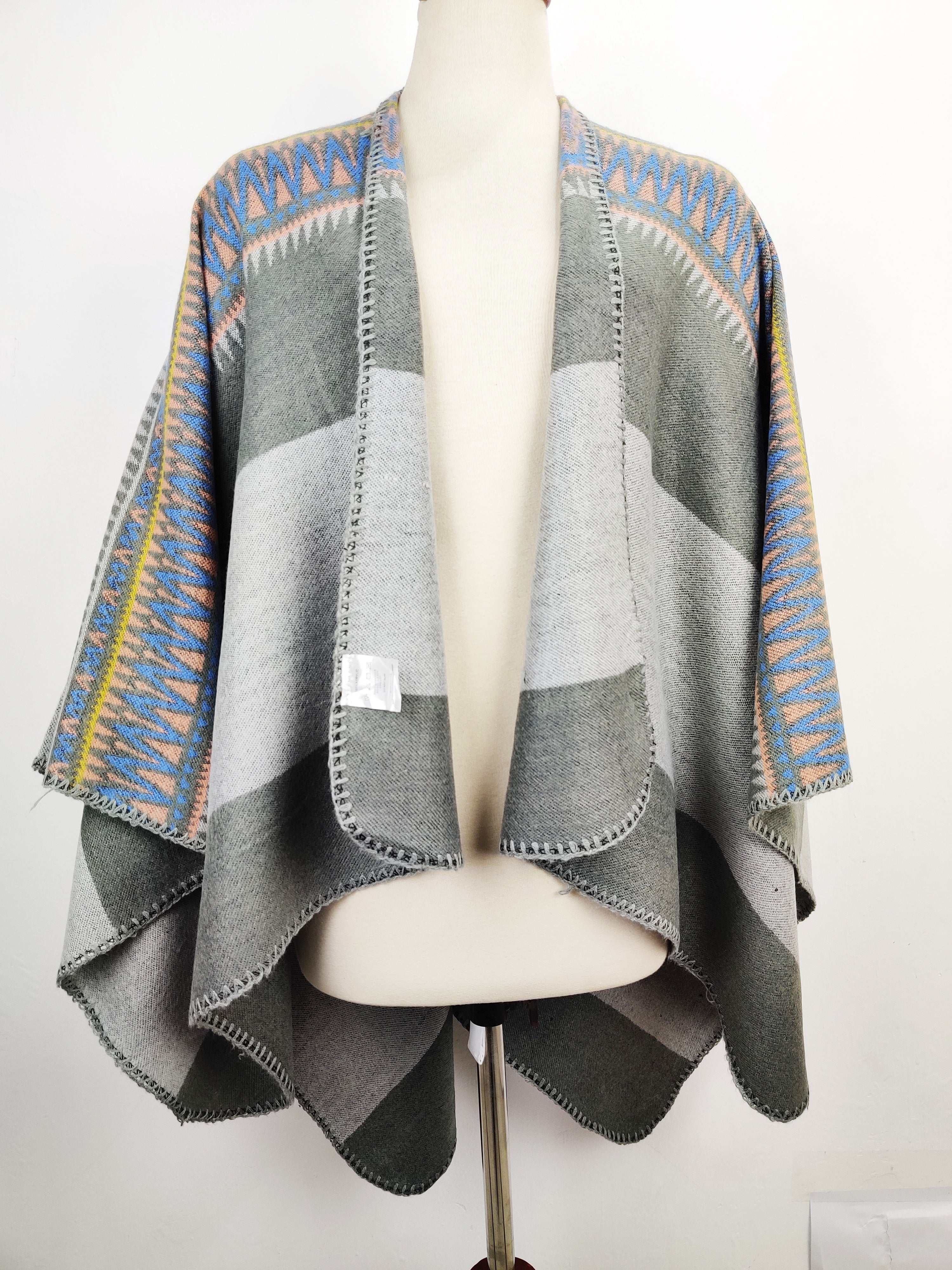 Buy online pre-used pre-loved 100% authentic & Original branded Unknown Brand (CS-2053) available in Pakistan. Top international brands avilable.