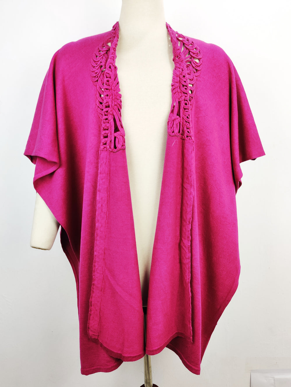 Buy online pre-used pre-loved 100% authentic & Original branded Chicos (CS-2081) available in Pakistan. Top international brands avilable.