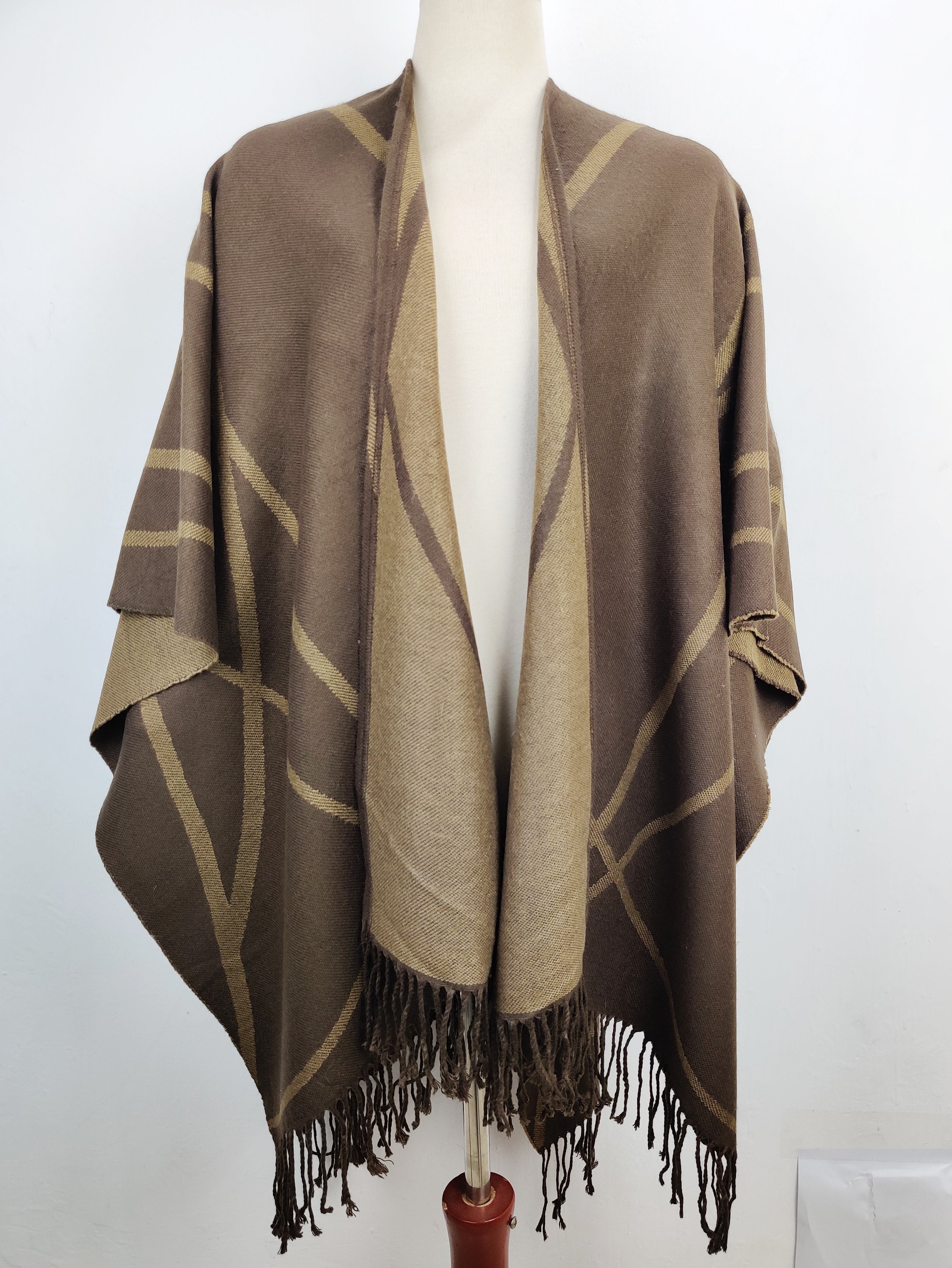 Buy online pre-used pre-loved 100% authentic & Original branded Unknown Brand (CS-2082) available in Pakistan. Top international brands avilable.