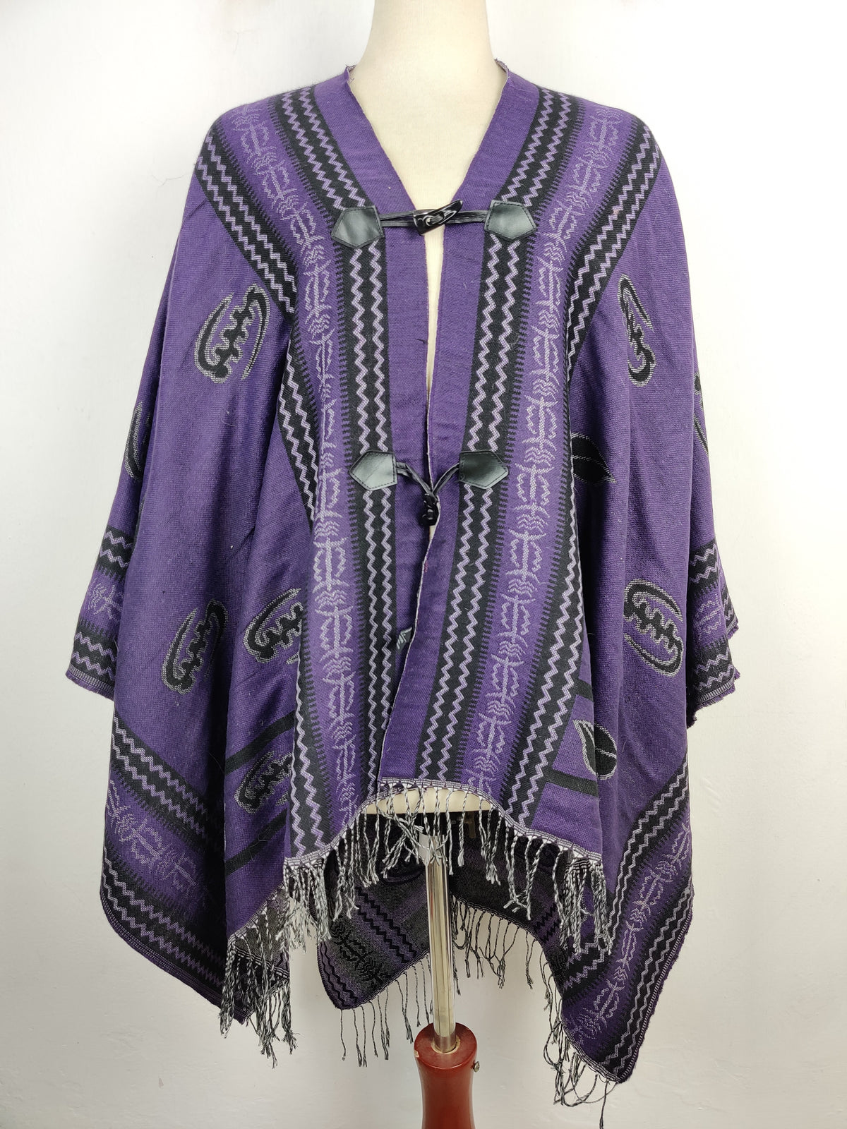 Buy online pre-used pre-loved 100% authentic & Original branded Unknown Brand (CS-2102) available in Pakistan. Top international brands avilable.