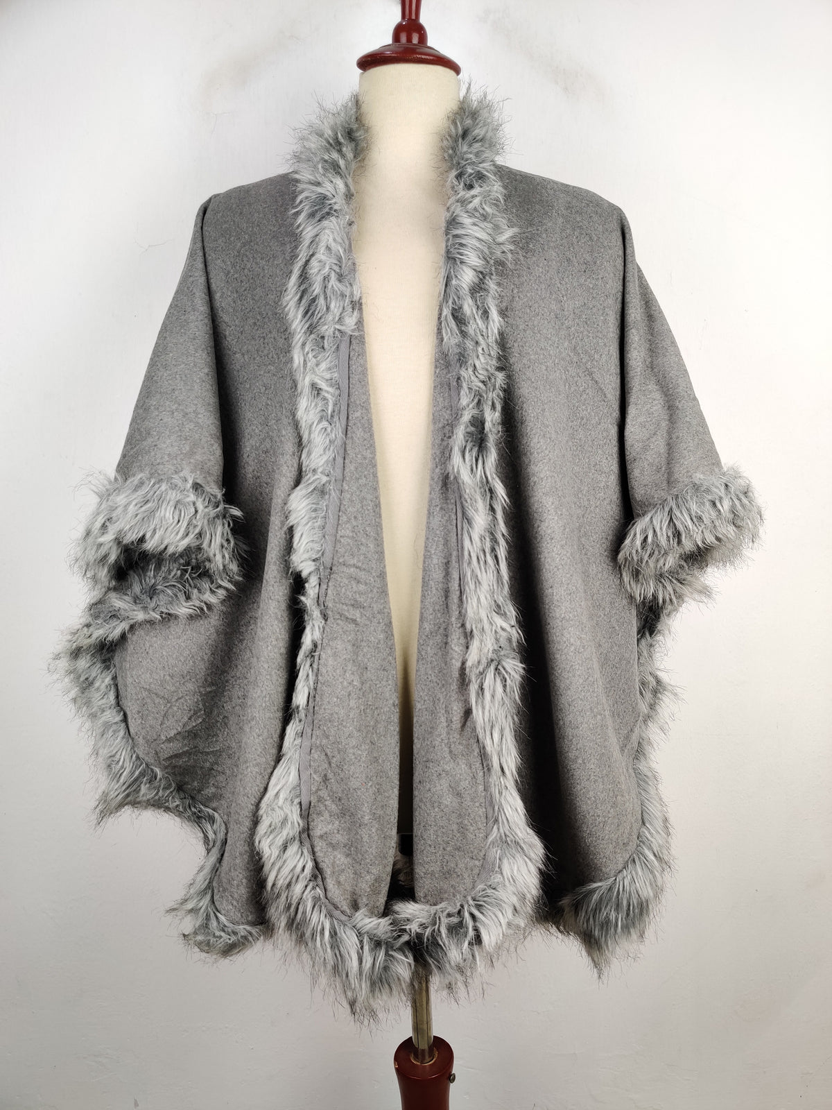 Buy online pre-used pre-loved 100% authentic & Original branded Chicos (CS-2117) available in Pakistan. Top international brands avilable.