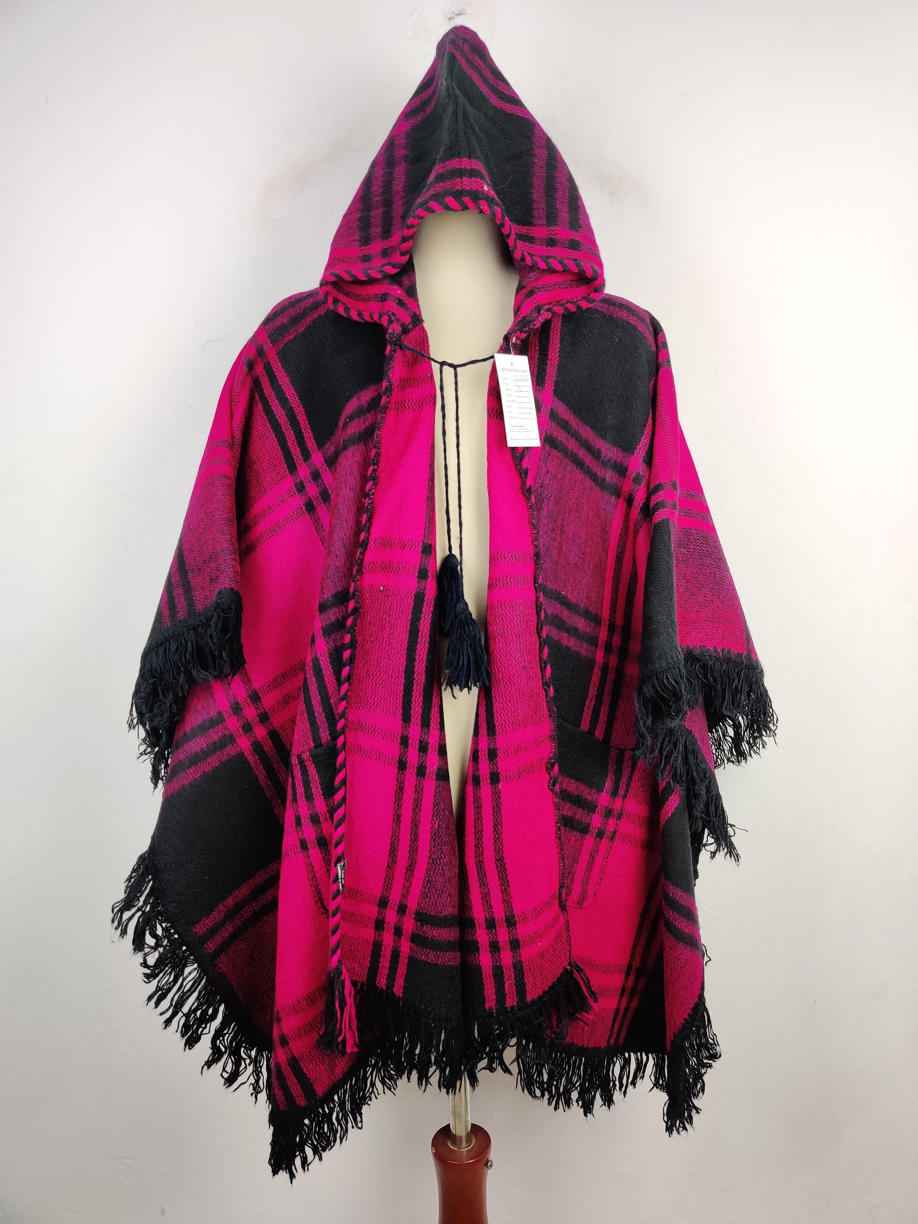 Buy online pre-used pre-loved 100% authentic & Original branded Tejidos Diaz (CS-2127) available in Pakistan. Top international brands avilable.