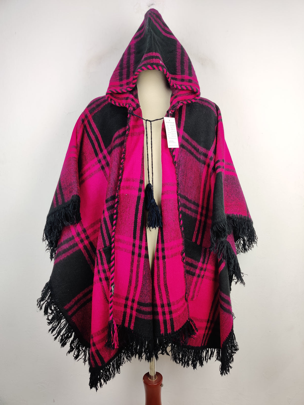 Buy online pre-used pre-loved 100% authentic & Original branded Tejidos Diaz (CS-2127) available in Pakistan. Top international brands avilable.