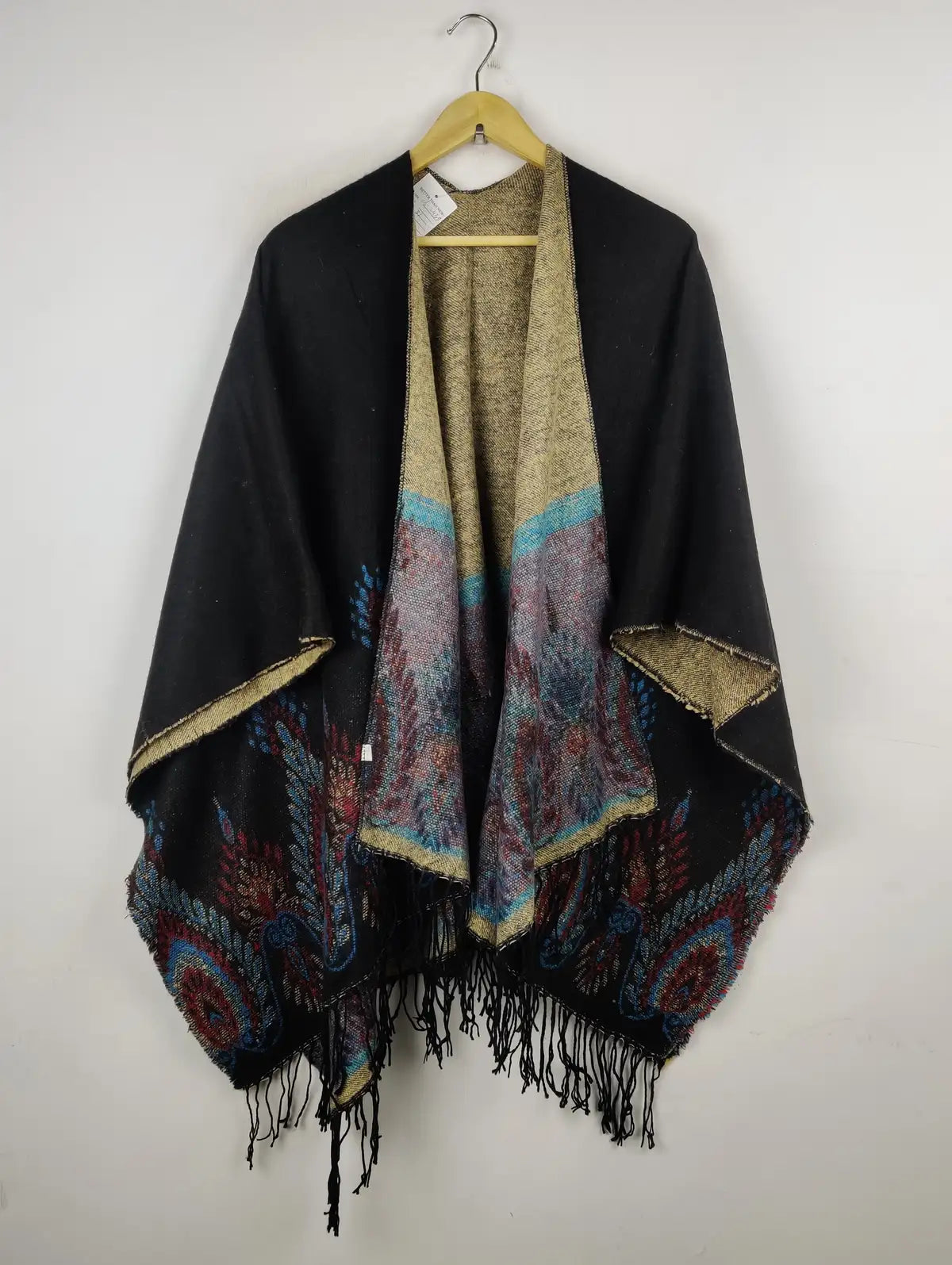 Buy online pre-used pre-loved 100% authentic & Original branded Unknown Brand (CS-2438) available in Pakistan. Top international brands avilable.