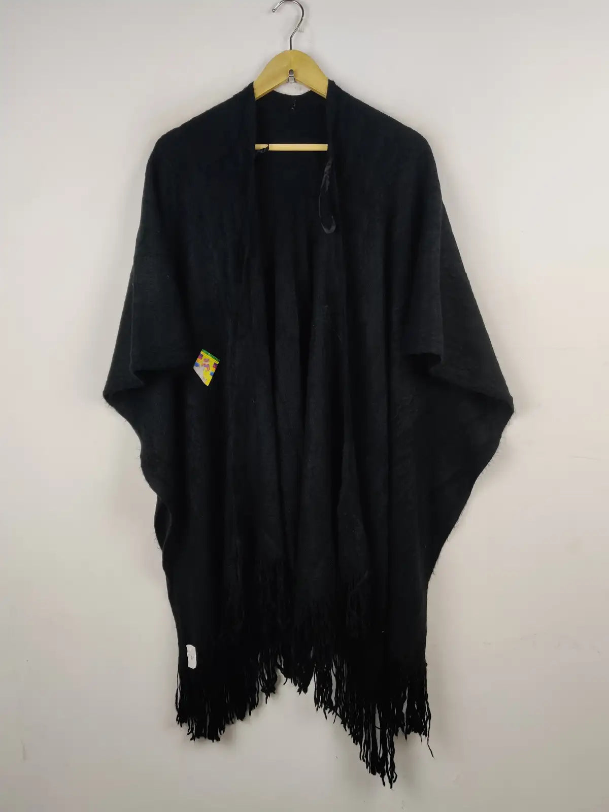 Buy online pre-used pre-loved 100% authentic & Original branded Unknown Brand (CS-2445) available in Pakistan. Top international brands avilable.