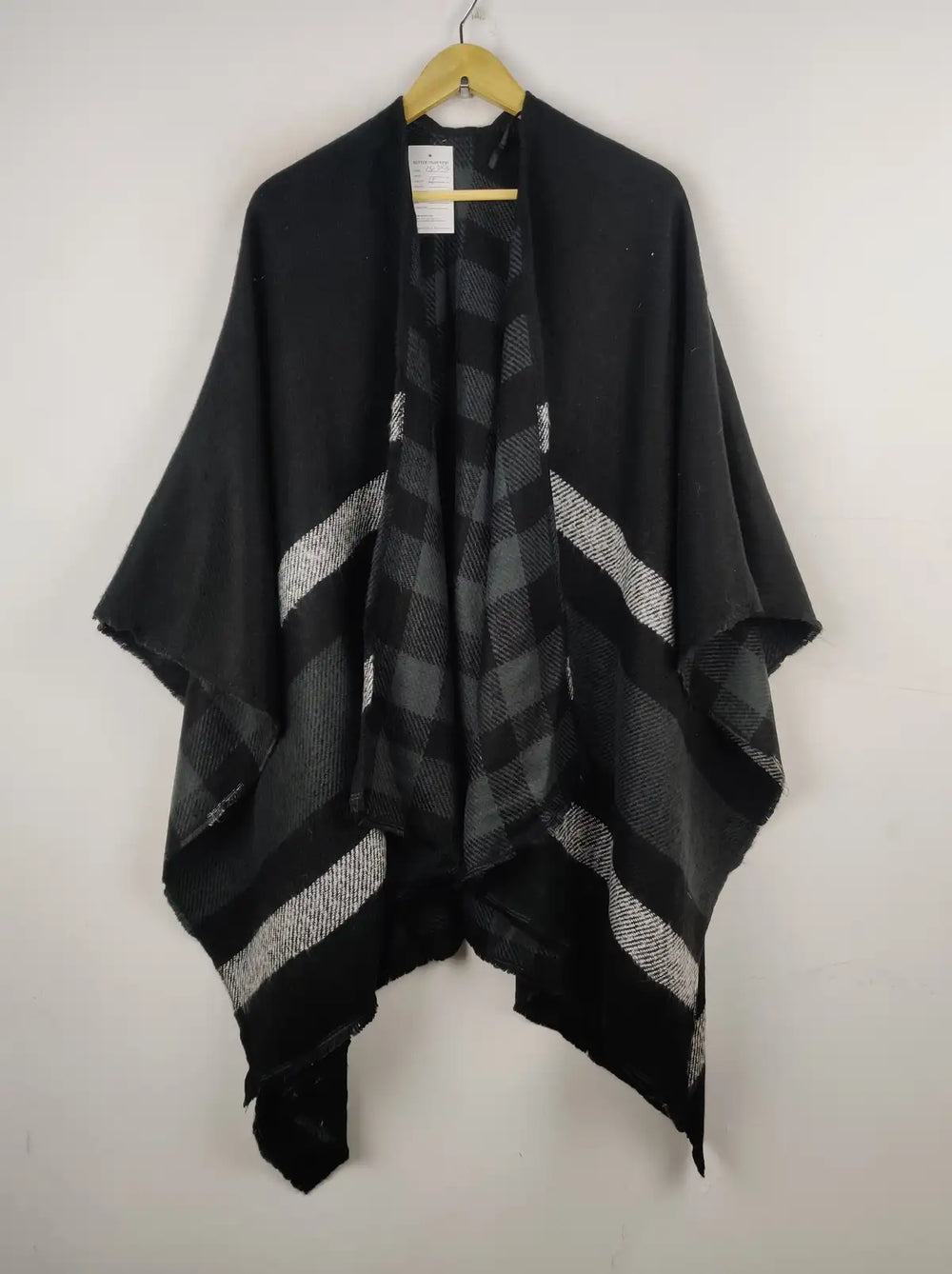 Buy online pre-used pre-loved 100% authentic & Original branded Primark (CS-2453) available in Pakistan. Top international brands avilable.