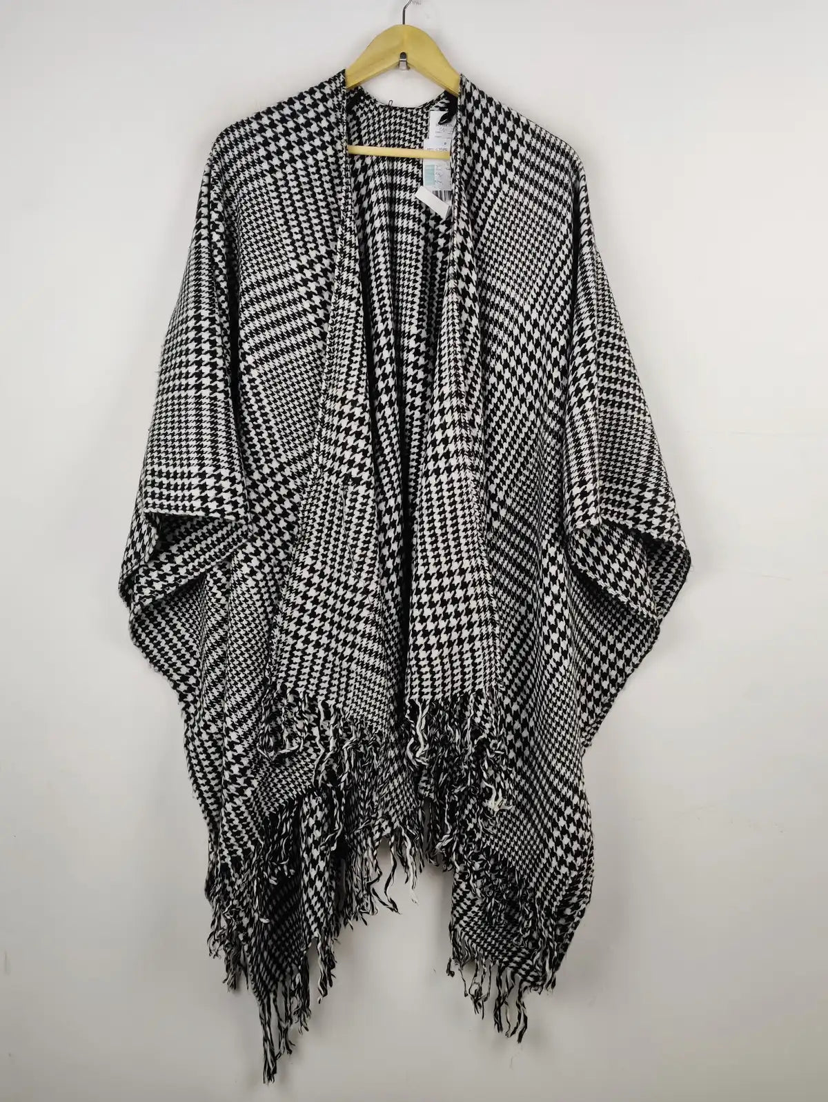 Buy online pre-used pre-loved 100% authentic & Original branded Unknown Brand (CS-2489) available in Pakistan. Top international brands avilable.