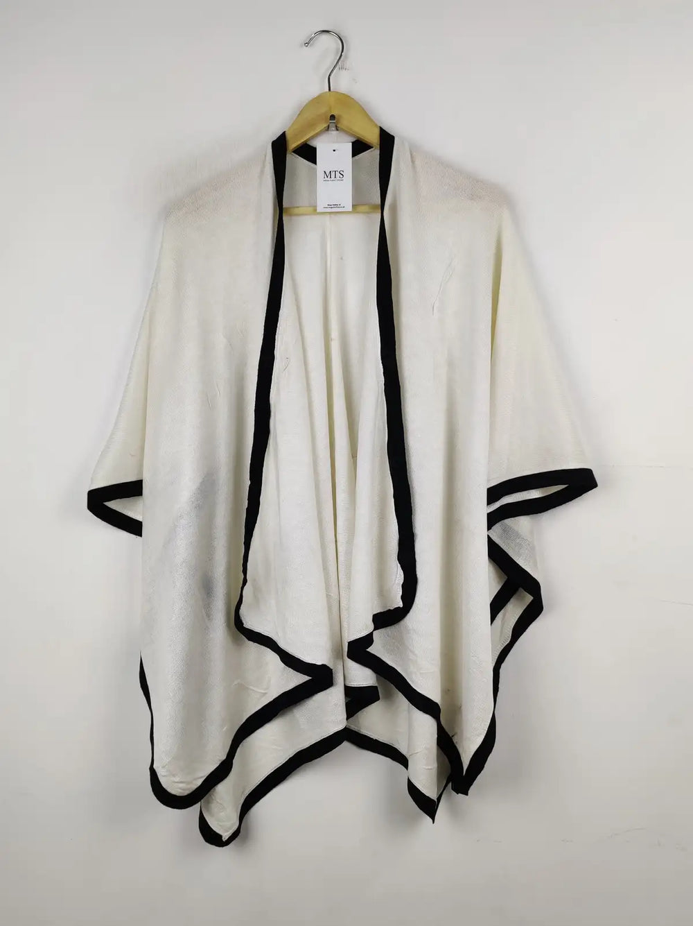 Buy online pre-used pre-loved 100% authentic & Original branded Unknown Brand (CS-2496) available in Pakistan. Top international brands avilable.