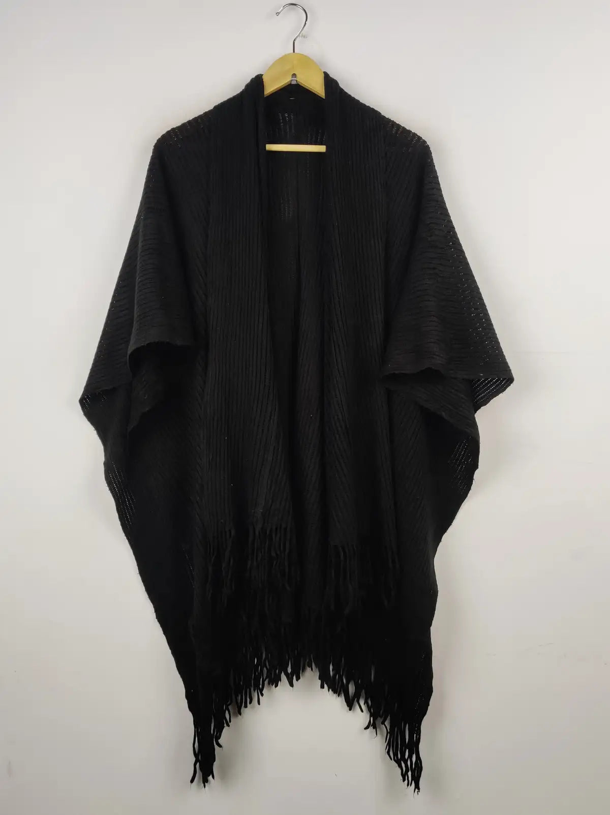 Buy online pre-used pre-loved 100% authentic & Original branded Unknown Brand (CS-2506) available in Pakistan. Top international brands avilable.