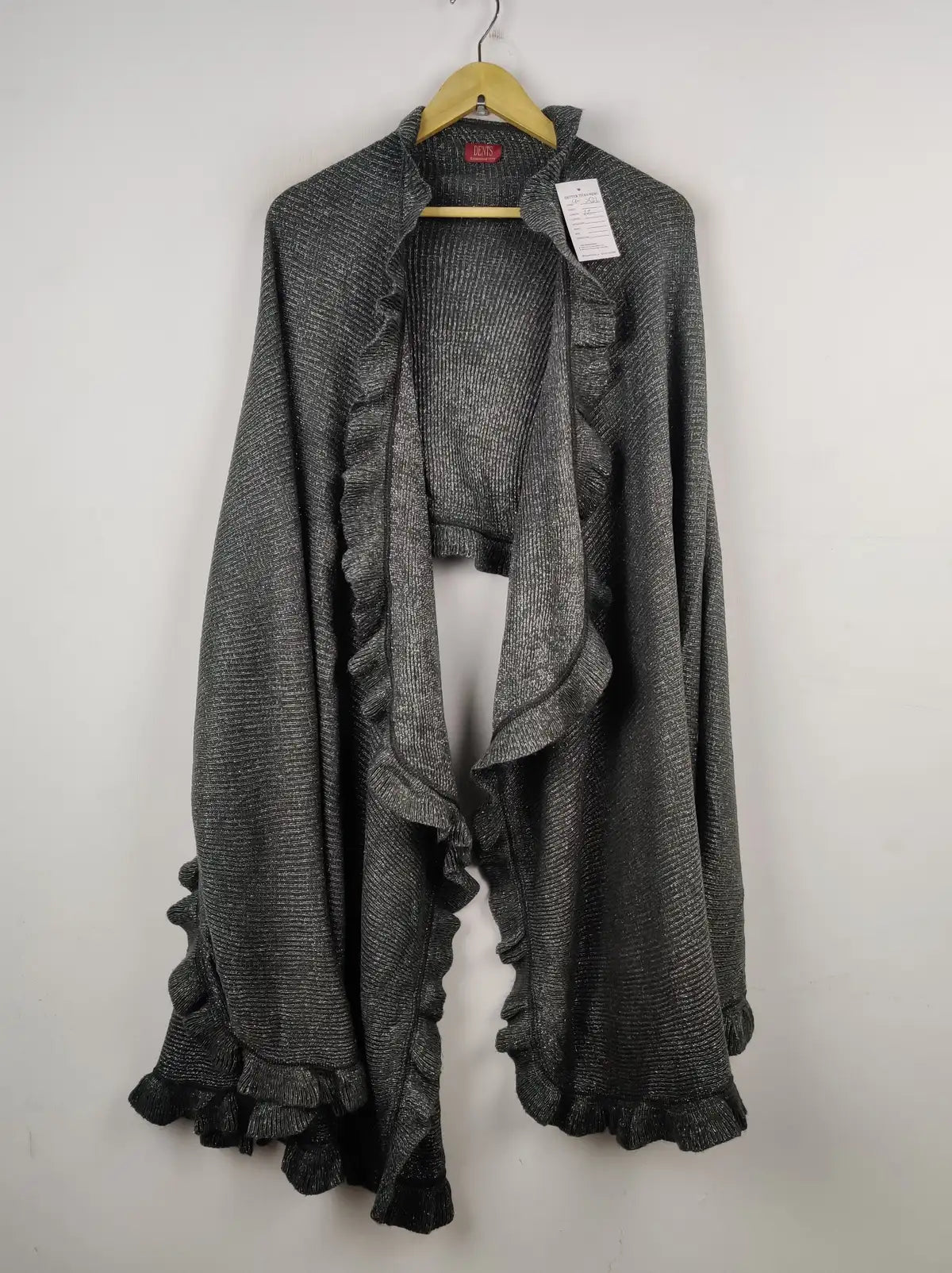 Buy online pre-used pre-loved 100% authentic & Original branded Unknown Brand (CS-2522) available in Pakistan. Top international brands avilable.