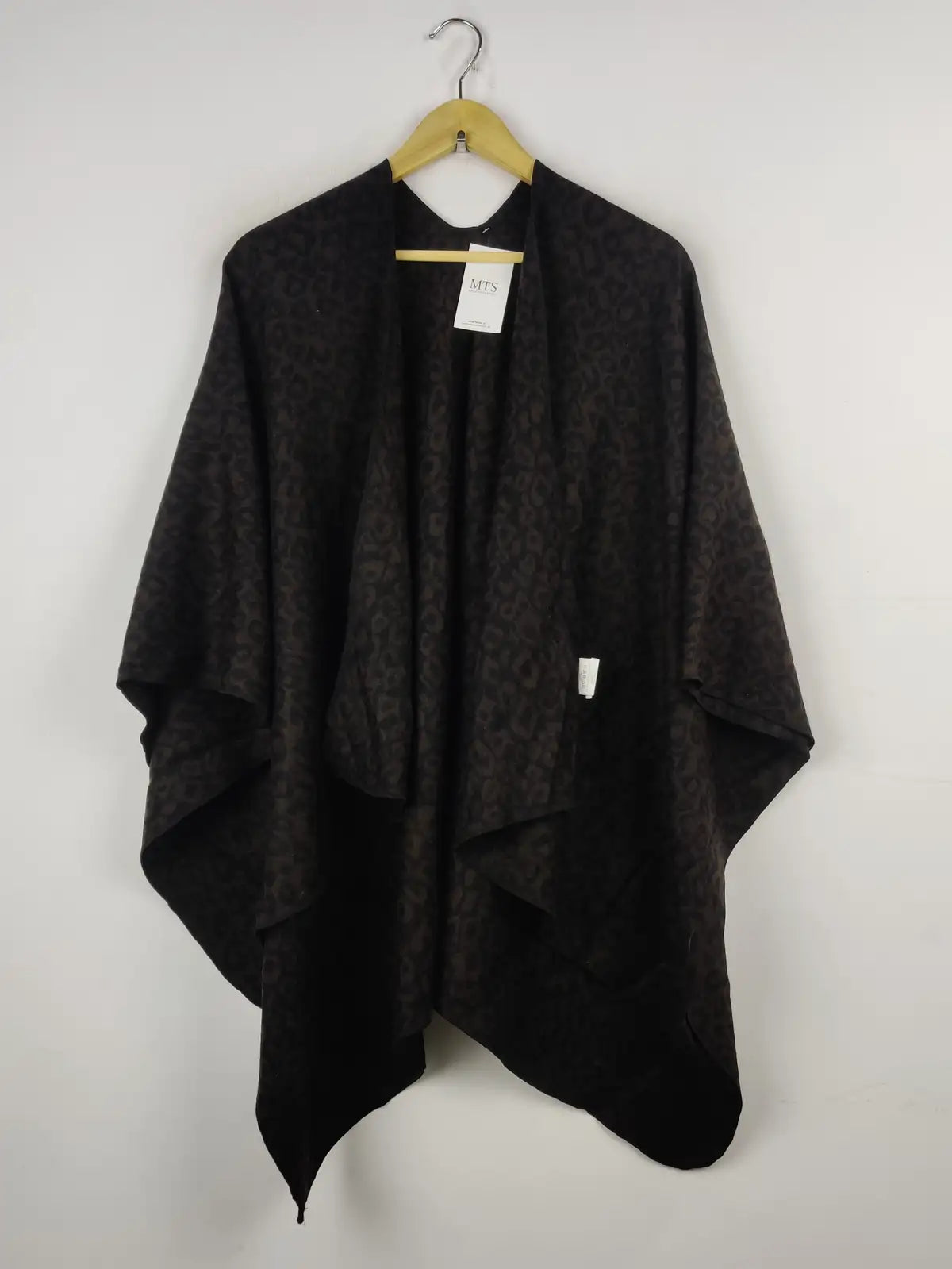 Buy online pre-used pre-loved 100% authentic & Original branded Unknown Brand (CS-2524) available in Pakistan. Top international brands avilable.