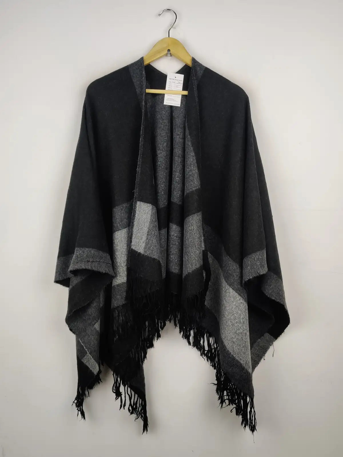 Buy online pre-used pre-loved 100% authentic & Original branded Unknown Brand (CS-2547) available in Pakistan. Top international brands avilable.