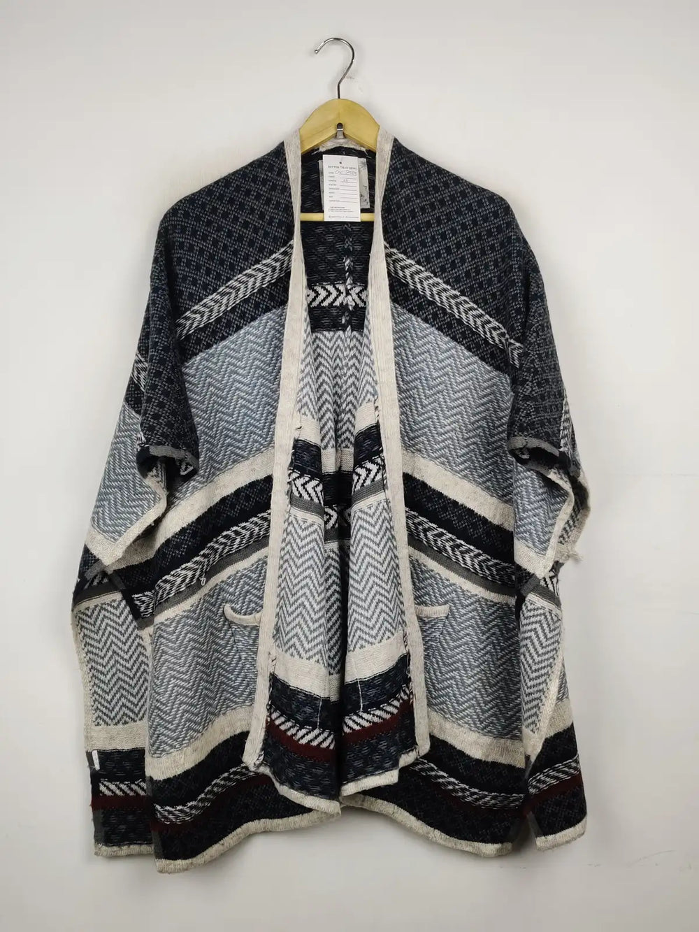 Buy online pre-used pre-loved 100% authentic & Original branded Falmer Heritage (CS-2559) available in Pakistan. Top international brands avilable.