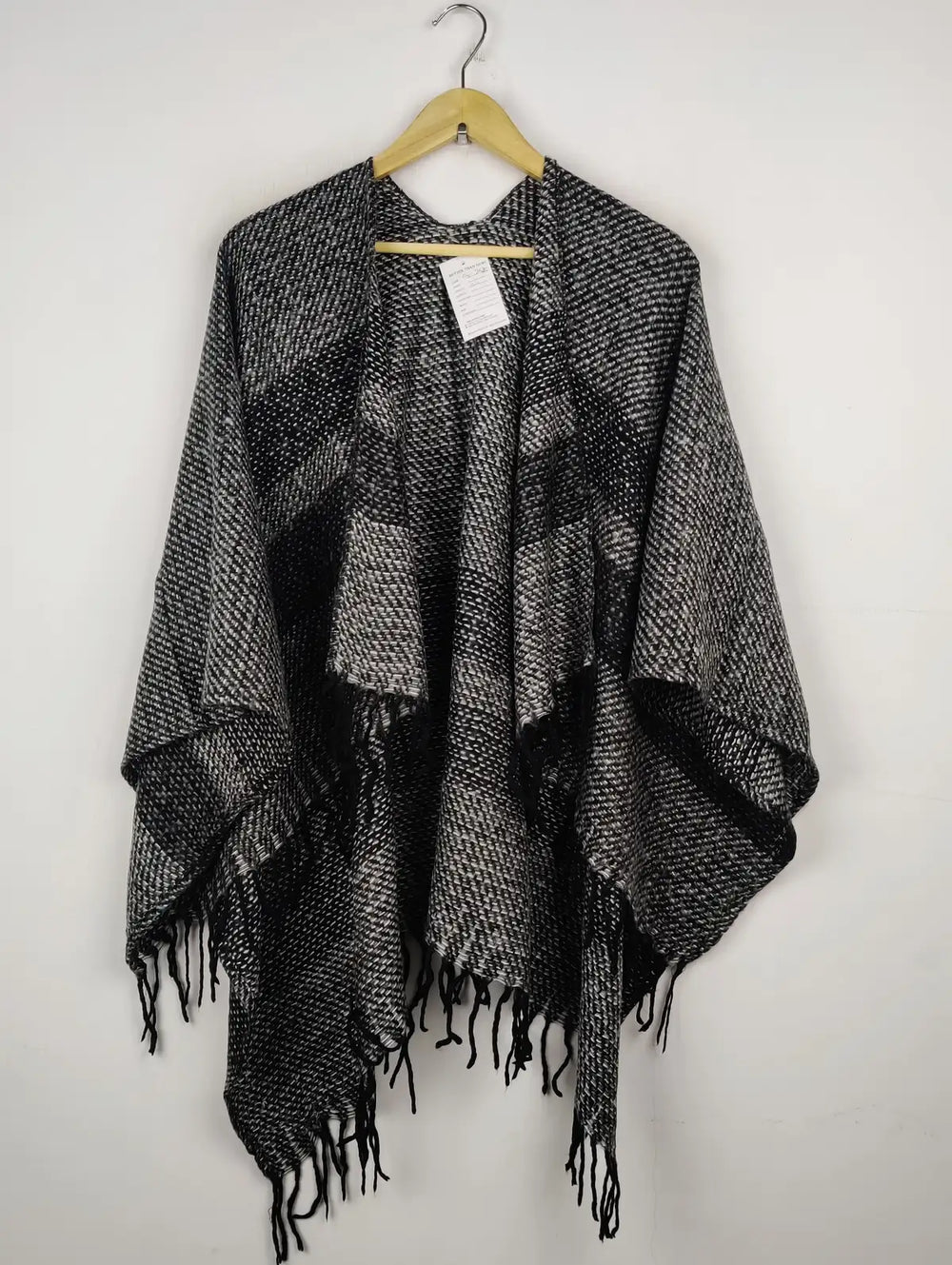 Buy online pre-used pre-loved 100% authentic & Original branded Unknown Brand (CS-2585) available in Pakistan. Top international brands avilable.