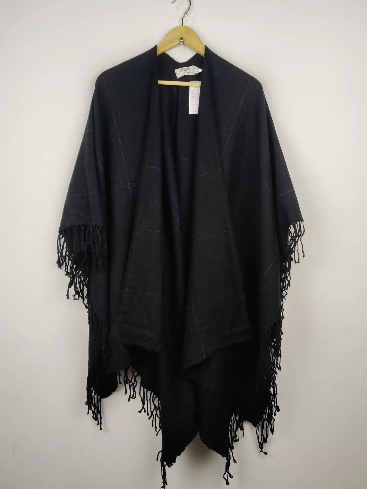 Buy online pre-used pre-loved 100% authentic & Original branded Viola Firenze (CS-2586) available in Pakistan. Top international brands avilable.