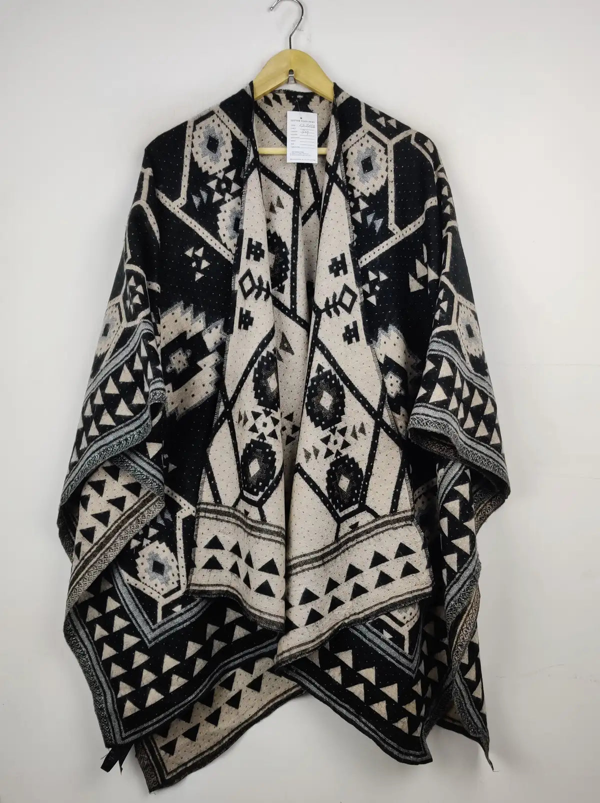 Buy online pre-used pre-loved 100% authentic & Original branded Accessories (CS-2658) available in Pakistan. Top international brands avilable.