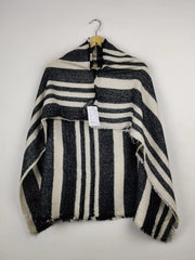 Buy online pre-used pre-loved 100% authentic & Original branded Zara Stole (CS-2661) available in Pakistan. Top international brands avilable.