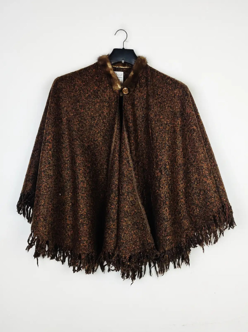 Buy online pre-used pre-loved 100% authentic & Original branded Unknown Brand (CS-2975) available in Pakistan. Top international brands avilable.