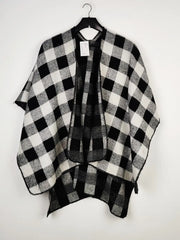 Buy online pre-used pre-loved 100% authentic & Original branded Unknown Brand (CS-2992) available in Pakistan. Top international brands avilable.