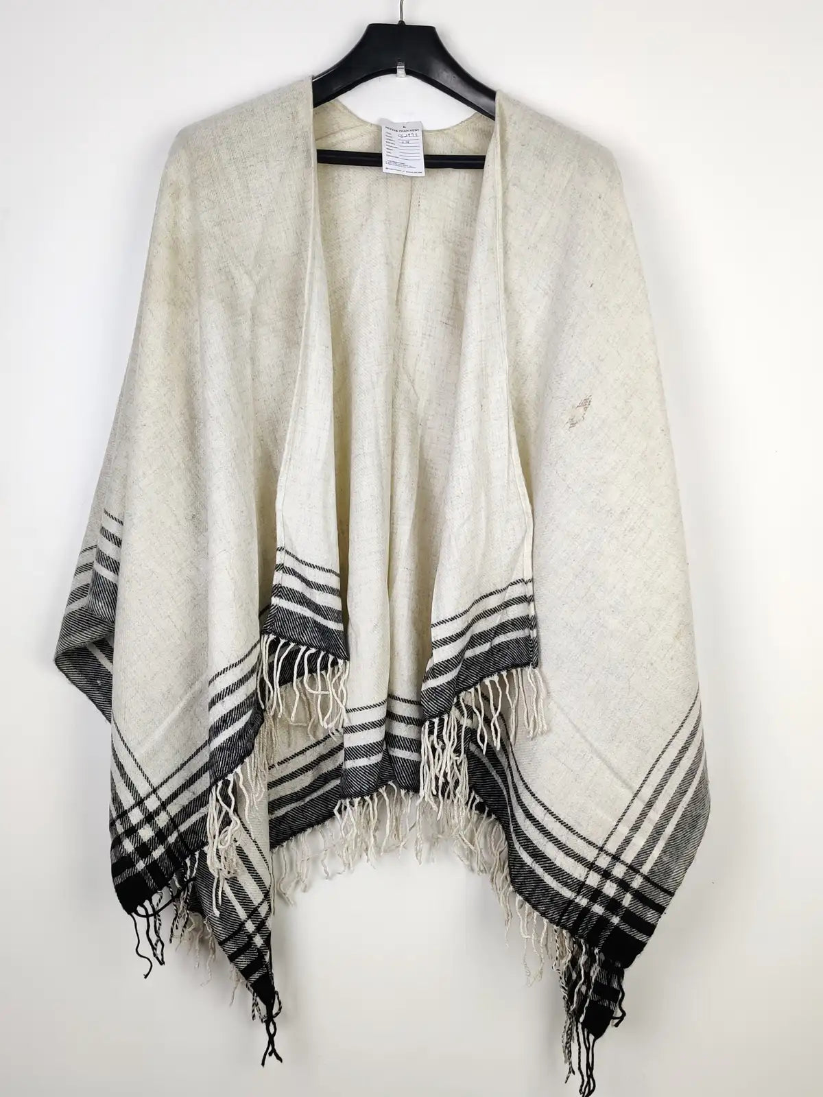 Buy online pre-used pre-loved 100% authentic & Original branded Unknown Brand (CS-2993) available in Pakistan. Top international brands avilable.