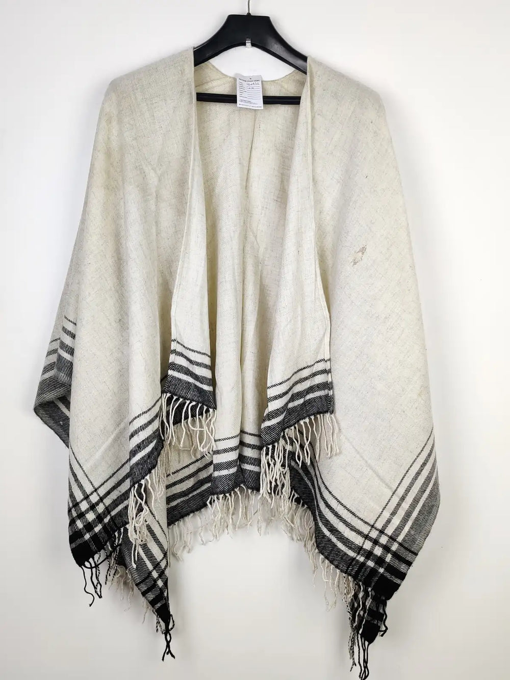 Buy online pre-used pre-loved 100% authentic & Original branded Unknown Brand (CS-2993) available in Pakistan. Top international brands avilable.