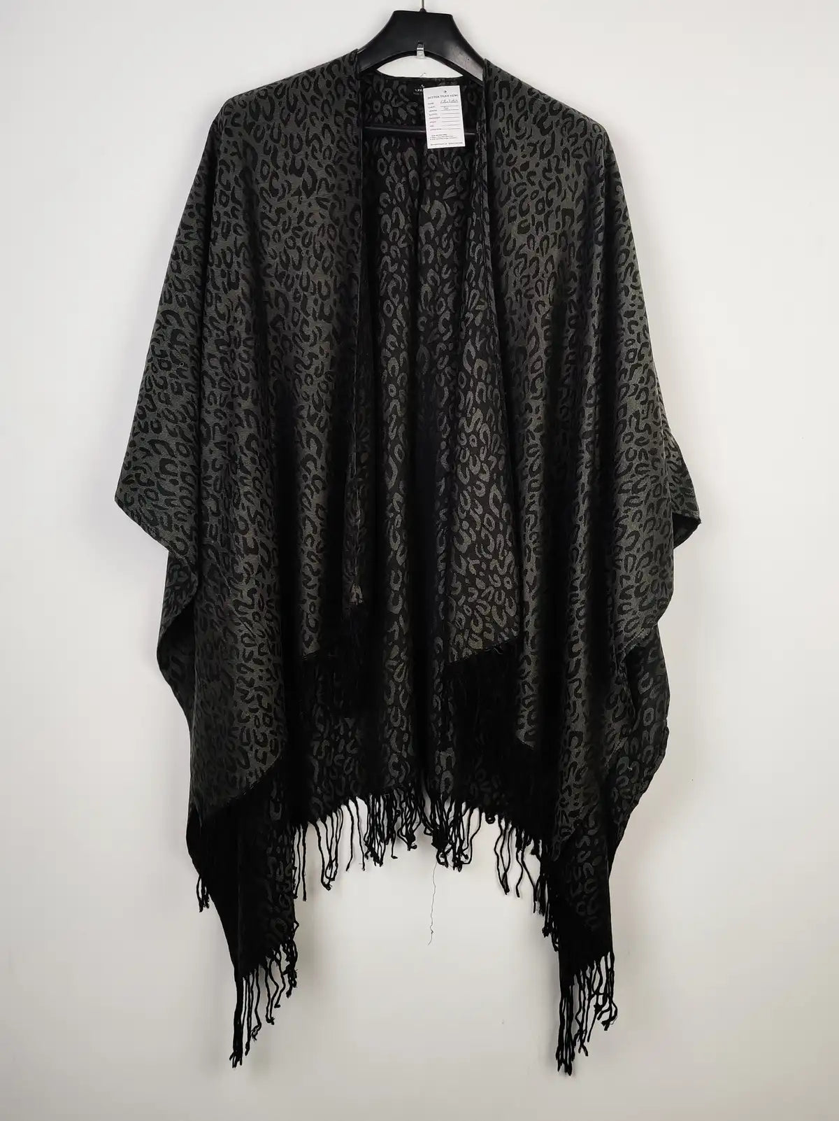 Buy online pre-used pre-loved 100% authentic & Original branded V Fraas (CS-3054) available in Pakistan. Top international brands avilable.