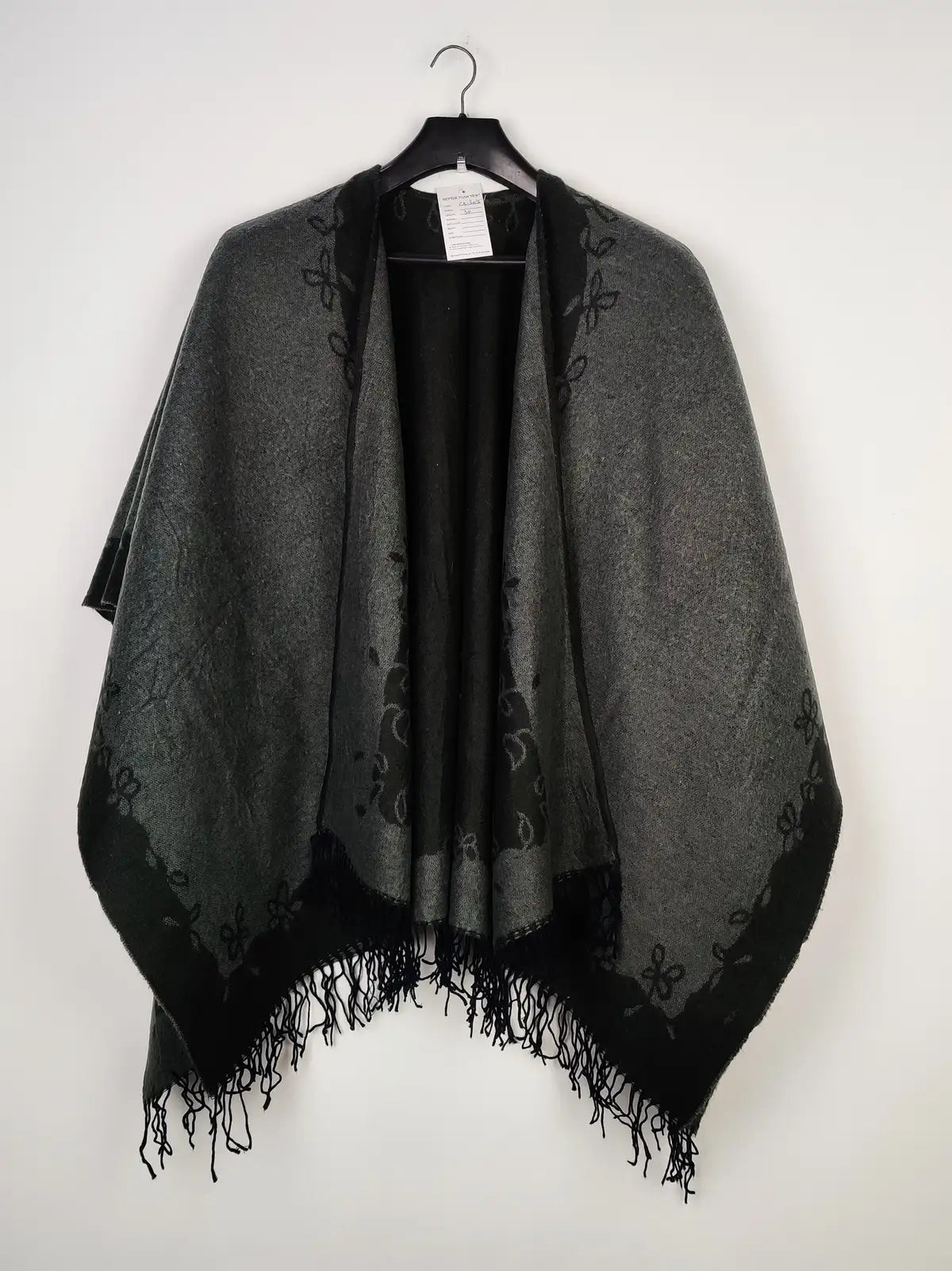 Buy online pre-used pre-loved 100% authentic & Original branded Unknown Brand (CS-3065) available in Pakistan. Top international brands avilable.