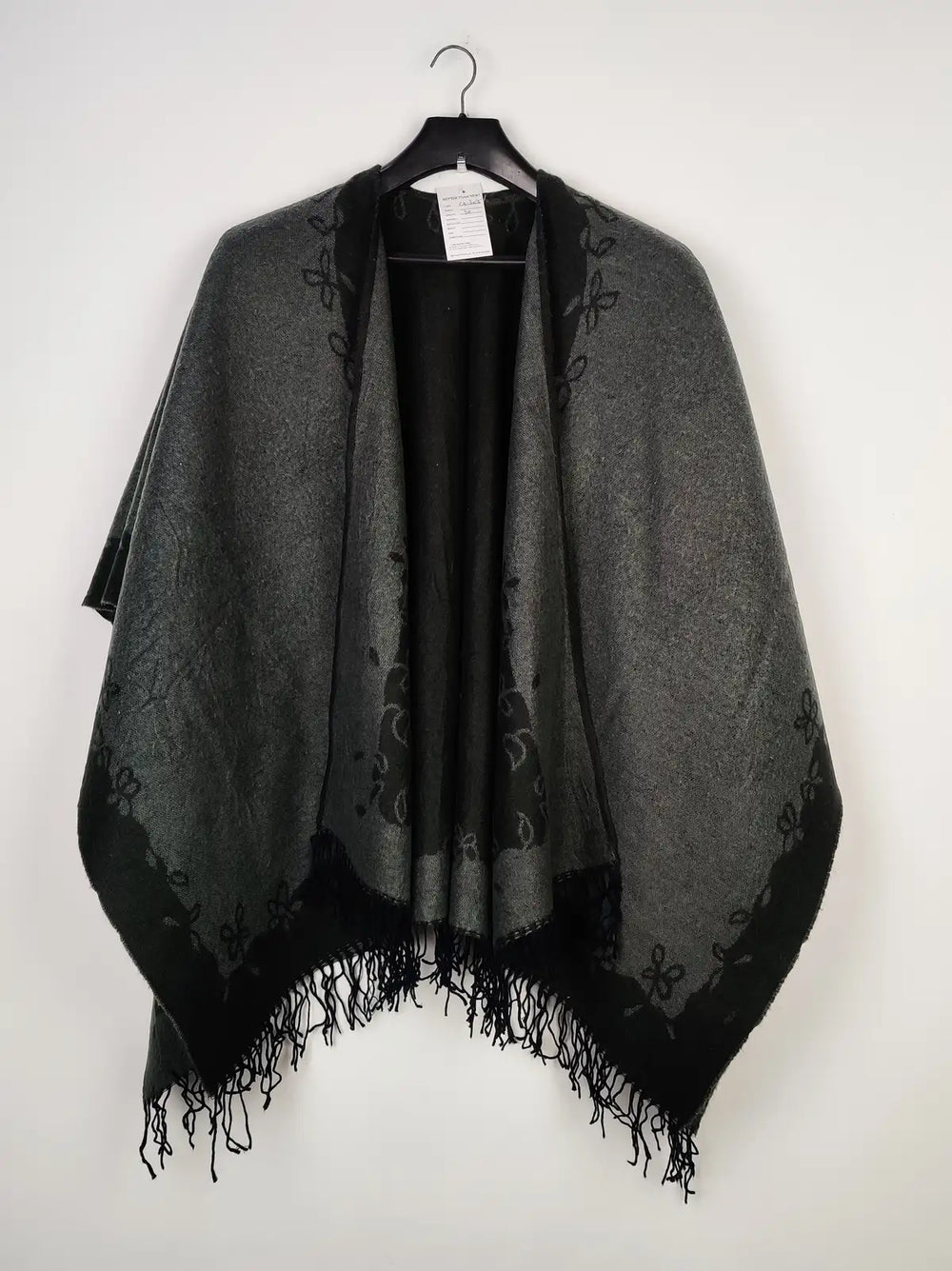 Buy online pre-used pre-loved 100% authentic & Original branded Unknown Brand (CS-3065) available in Pakistan. Top international brands avilable.