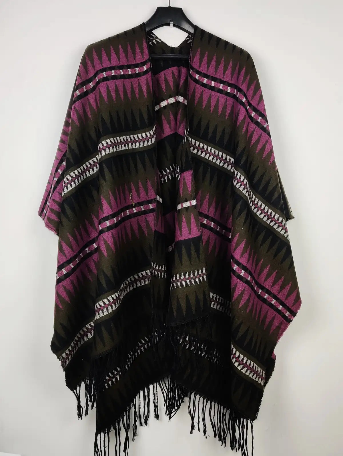 Buy online pre-used pre-loved 100% authentic & Original branded Raj (CS-3076) available in Pakistan. Top international brands avilable.