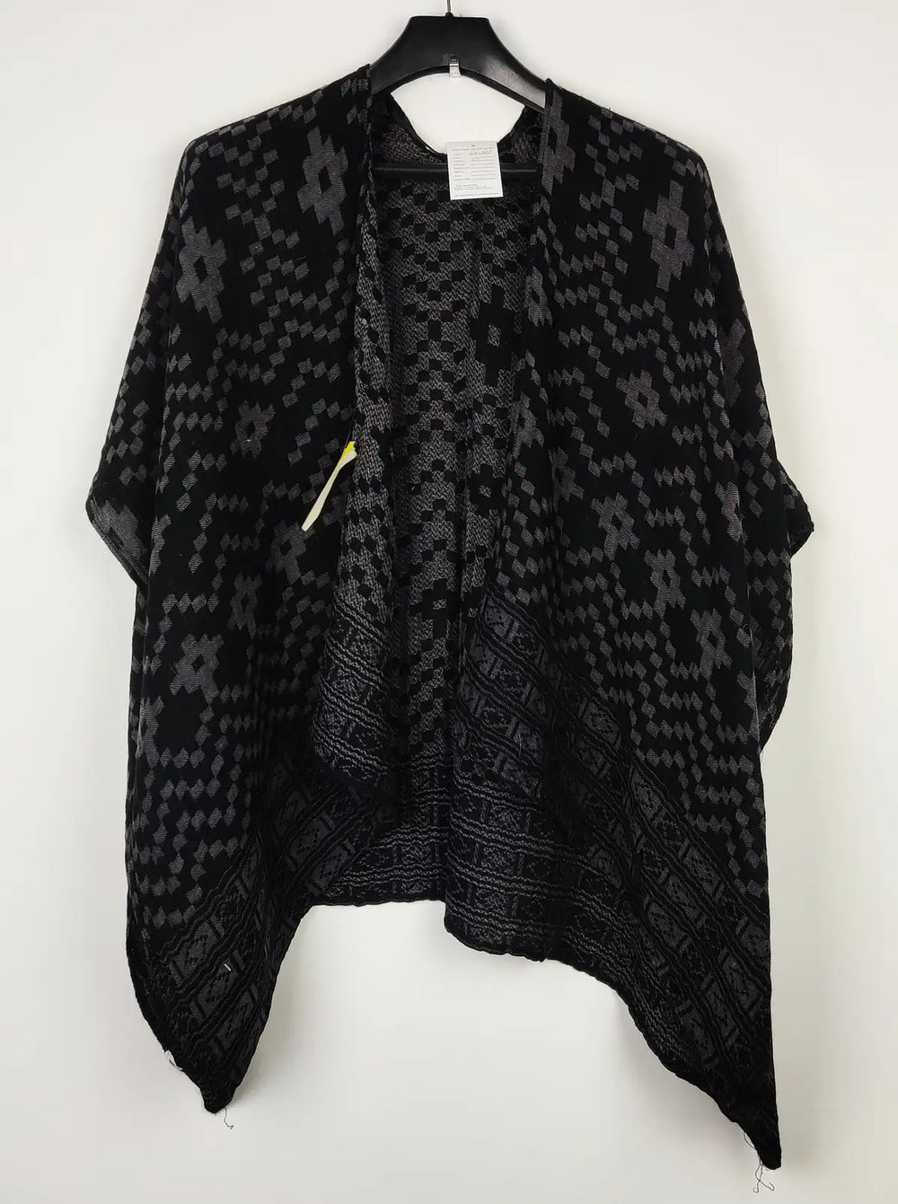 Buy online pre-used pre-loved 100% authentic & Original branded Unknown Brand (CS-3117) available in Pakistan. Top international brands avilable.