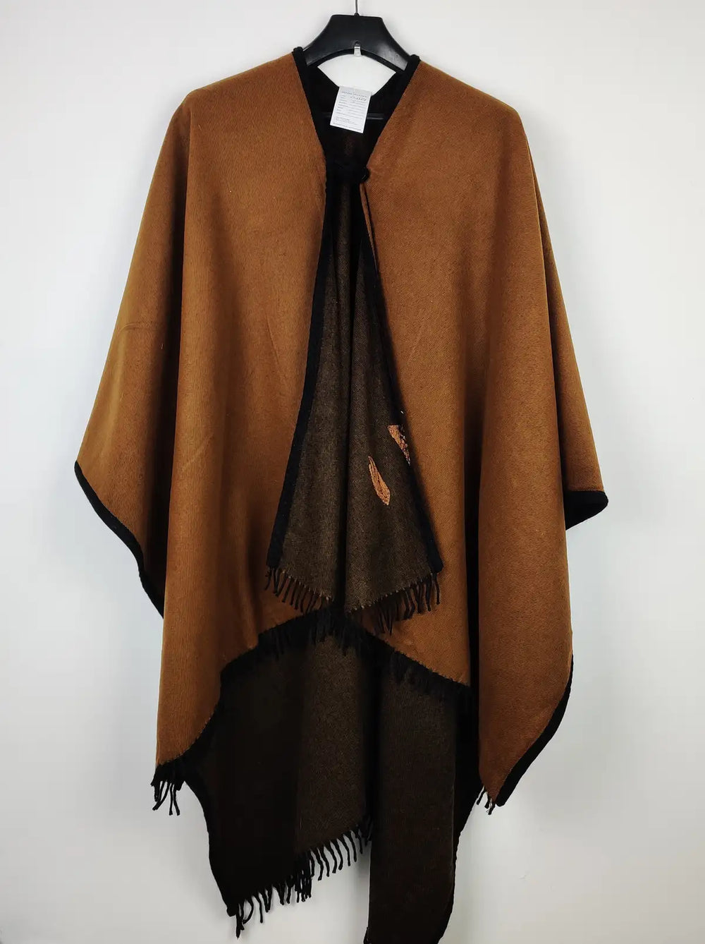 Buy online pre-used pre-loved 100% authentic & Original branded Unknown Brand (CS-3134) available in Pakistan. Top international brands avilable.