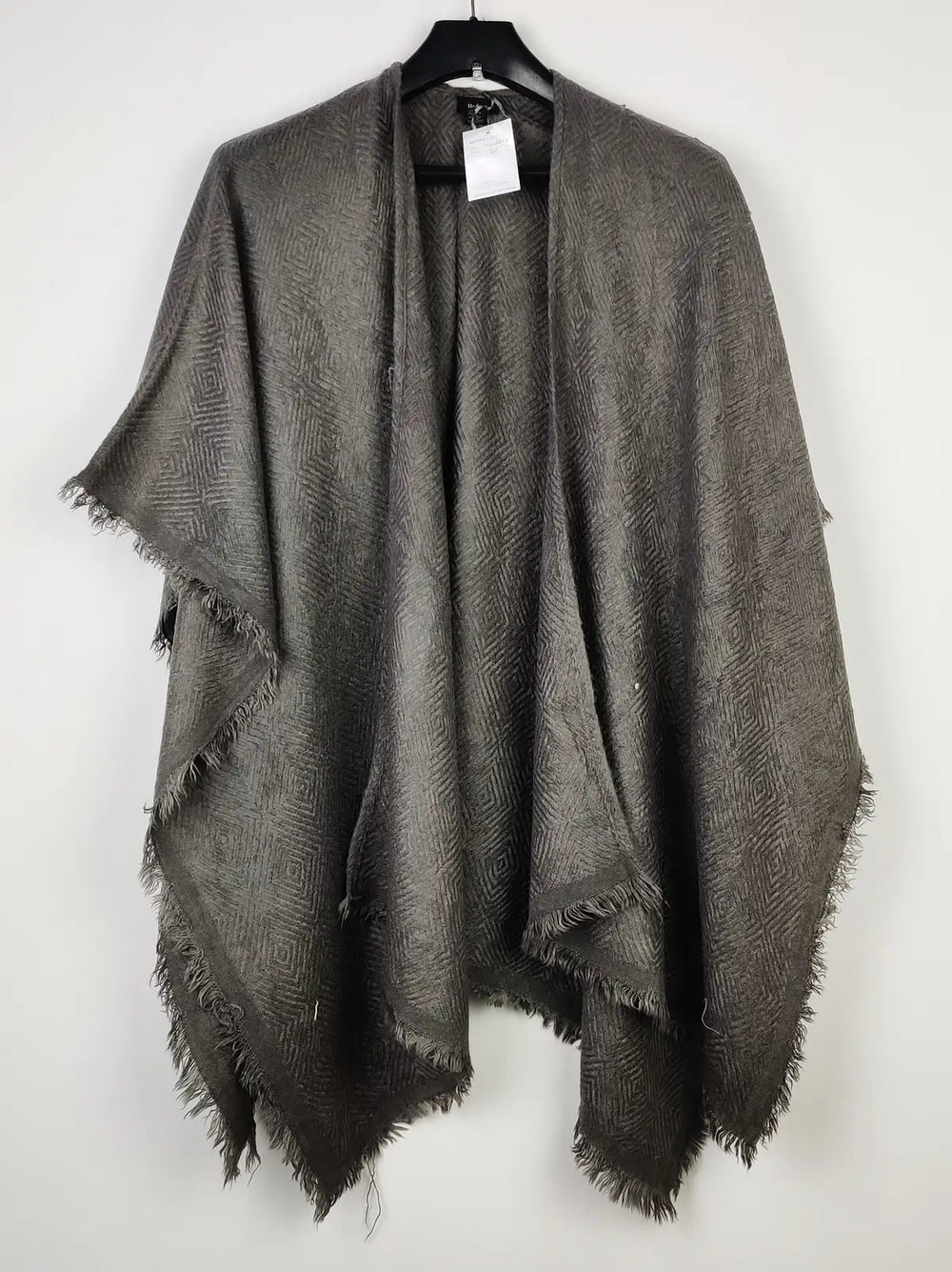 Buy online pre-used pre-loved 100% authentic & Original branded Modena (CS-3137) available in Pakistan. Top international brands avilable.