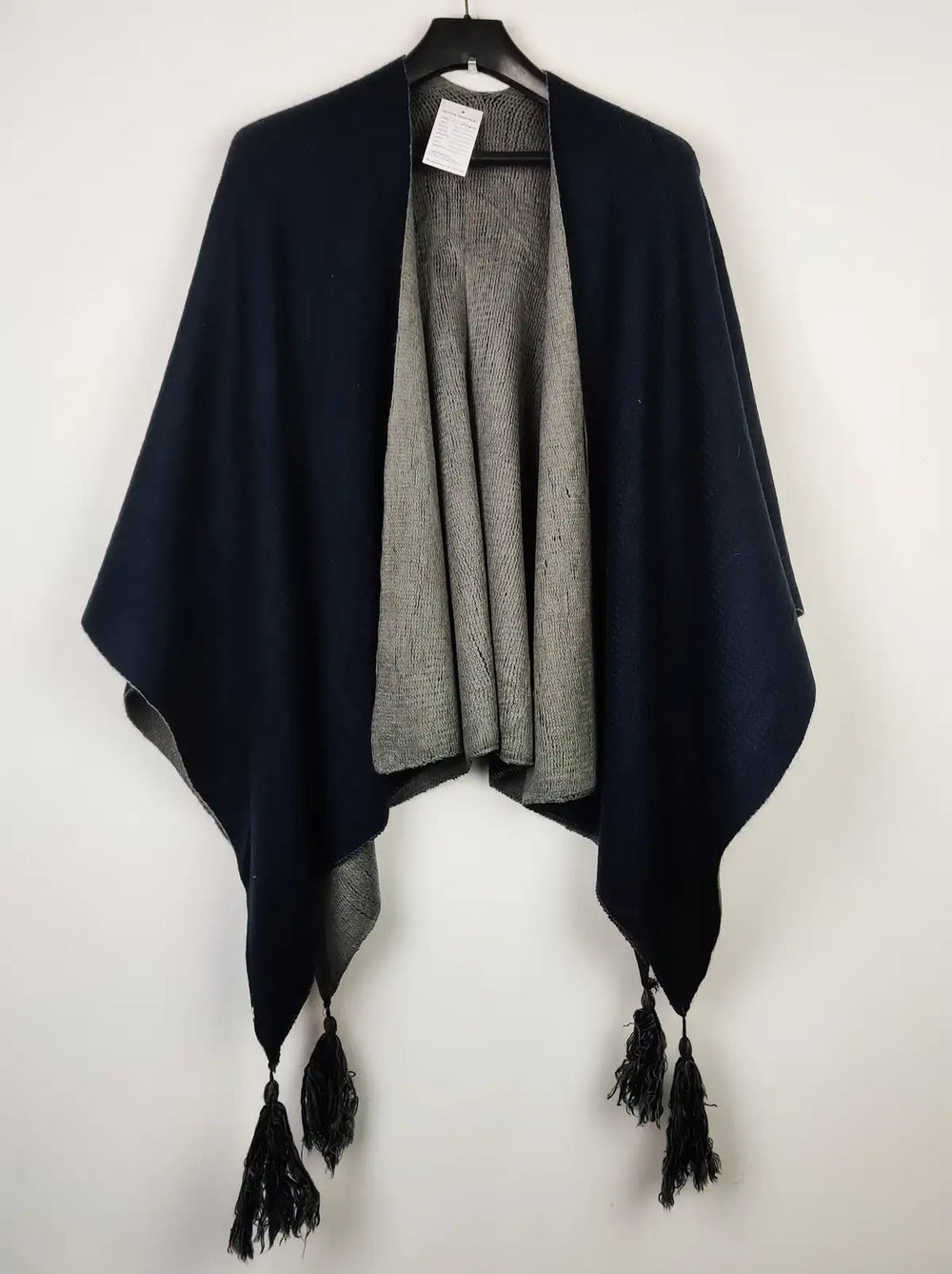 Buy online pre-used pre-loved 100% authentic & Original branded Unknown Brand (CS-3140) available in Pakistan. Top international brands avilable.