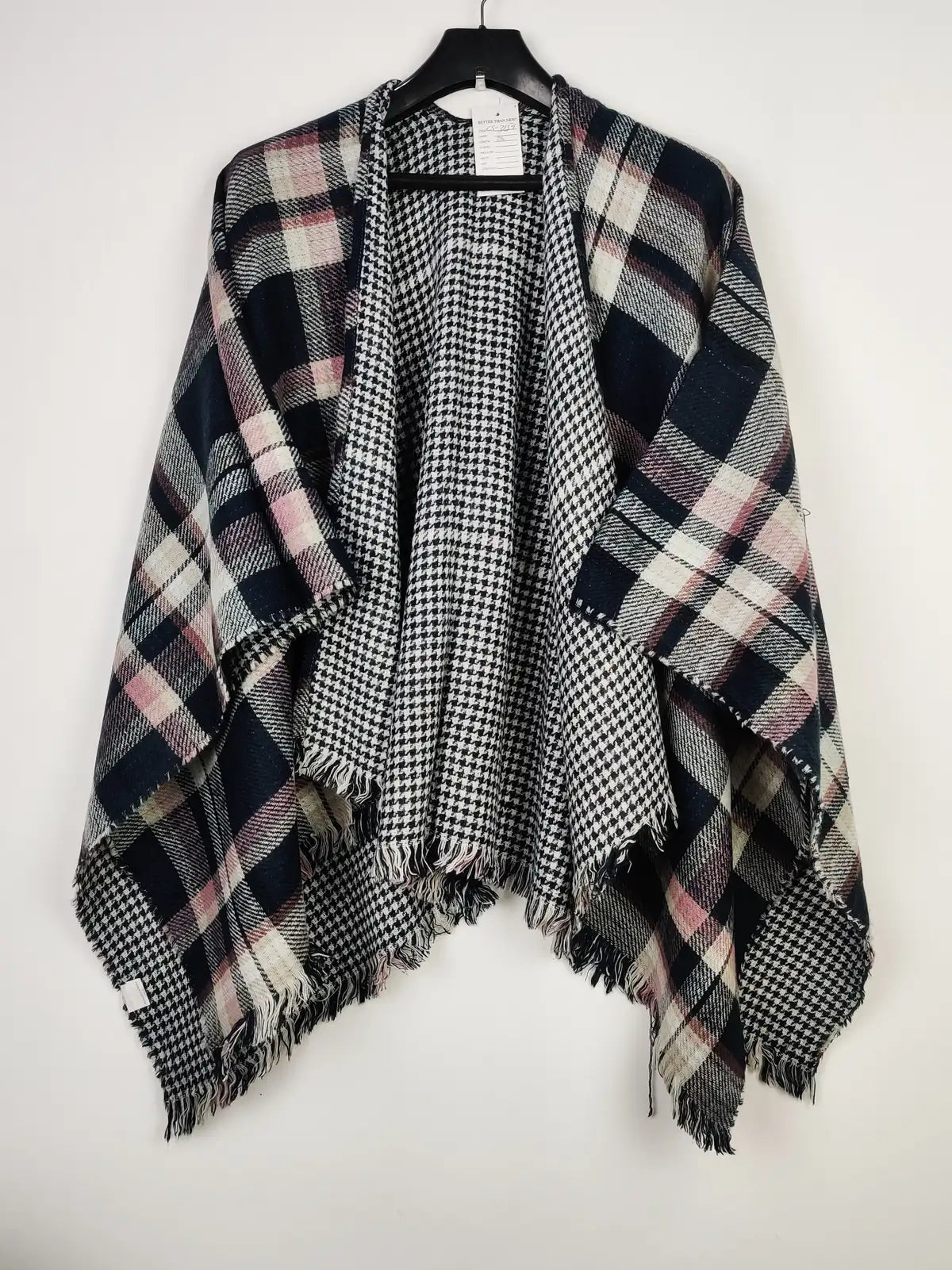 Buy online pre-used pre-loved 100% authentic & Original branded Unknown Brand (CS-3159) available in Pakistan. Top international brands avilable.