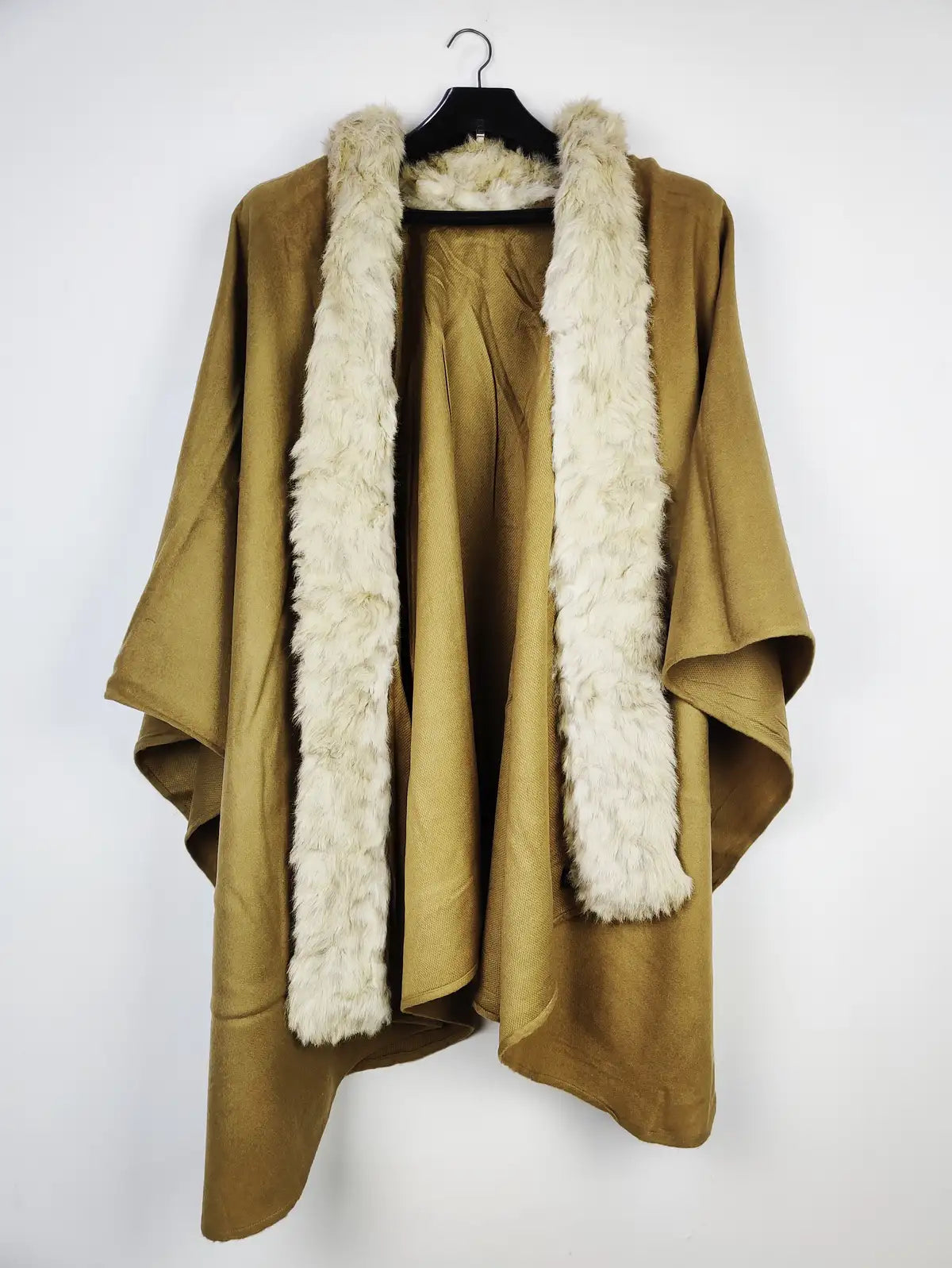 Buy online pre-used pre-loved 100% authentic & Original branded Fabulous Furs (CS-3170) available in Pakistan. Top international brands avilable.