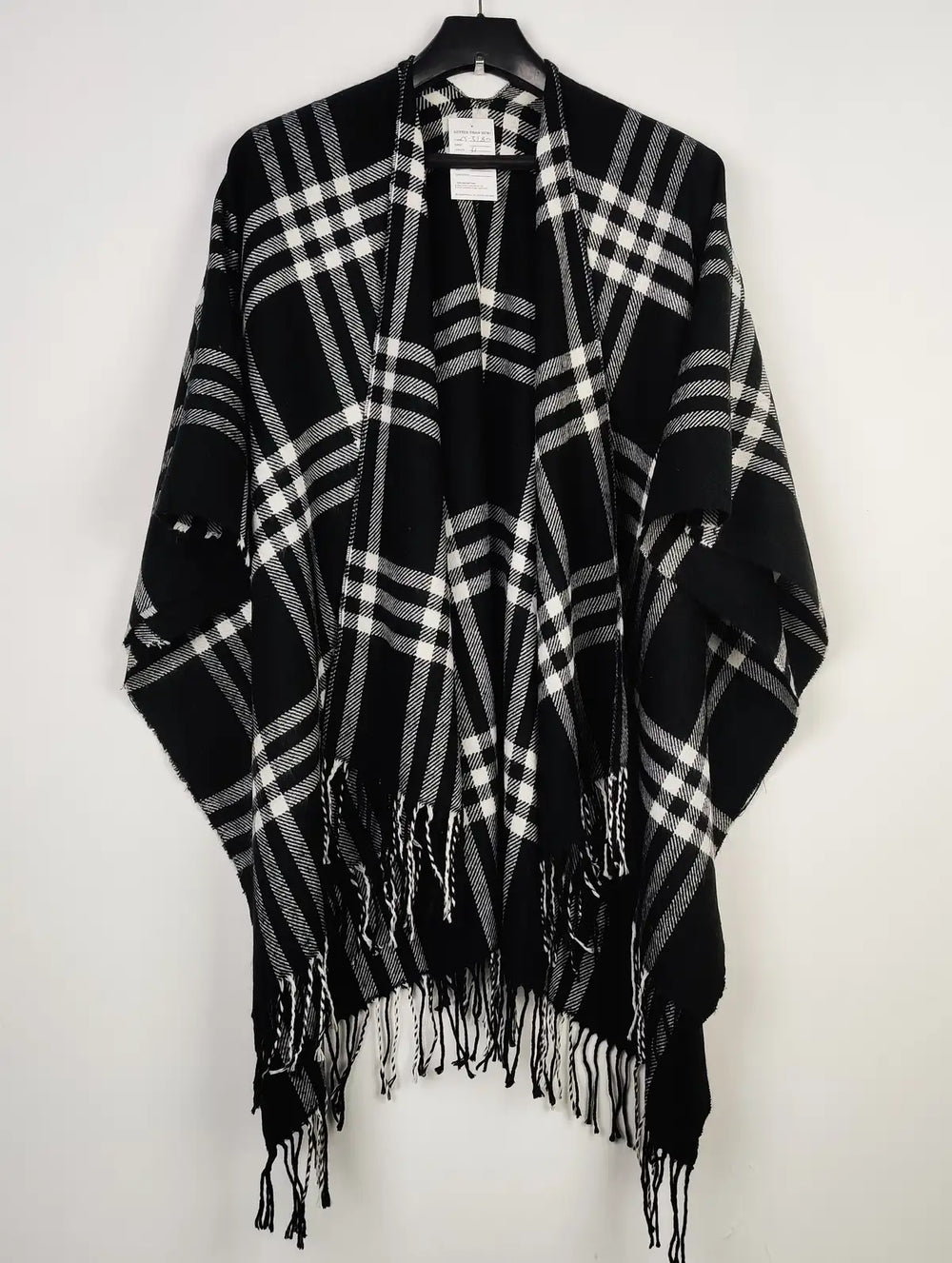 Buy online pre-used pre-loved 100% authentic & Original branded Unknown Brand (CS-3180) available in Pakistan. Top international brands avilable.