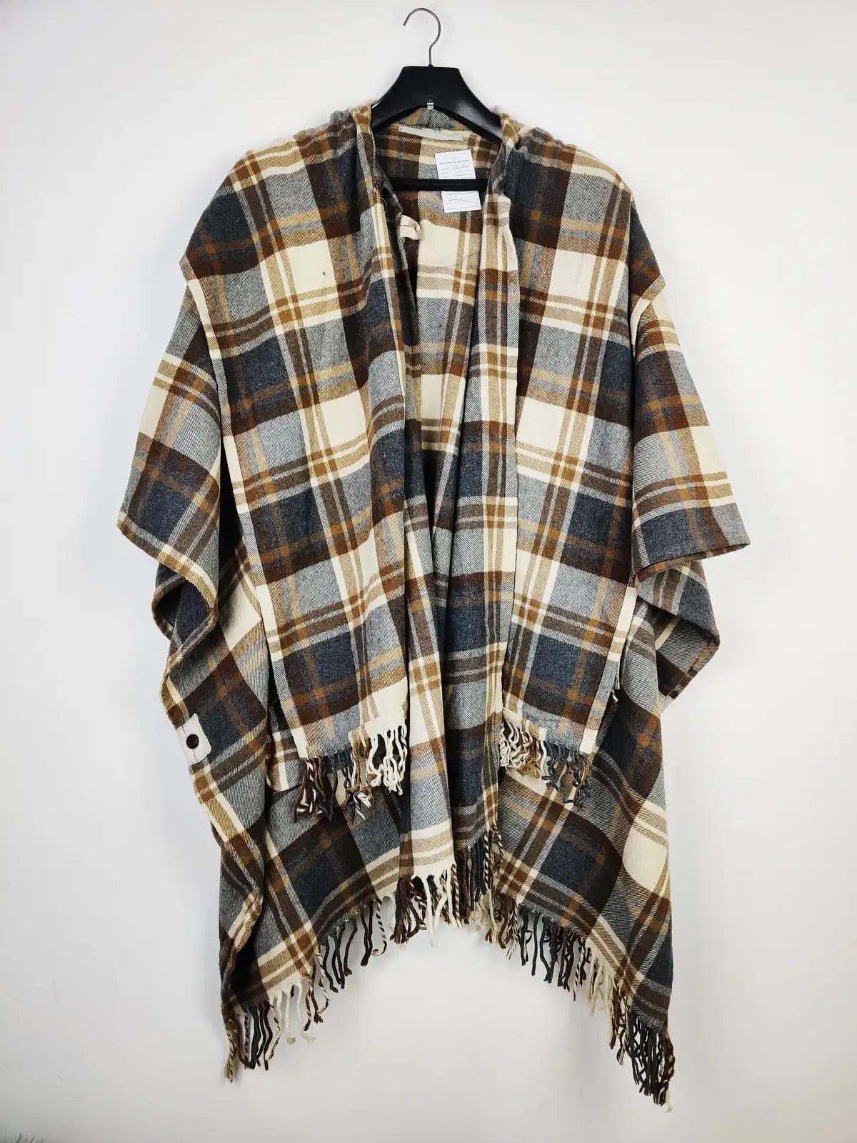 Buy online pre-used pre-loved 100% authentic & Original branded Unknown Brand (CS-3186) available in Pakistan. Top international brands avilable.