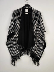 Buy online pre-used pre-loved 100% authentic & Original branded Unknown Brand (CS-3193) available in Pakistan. Top international brands avilable.