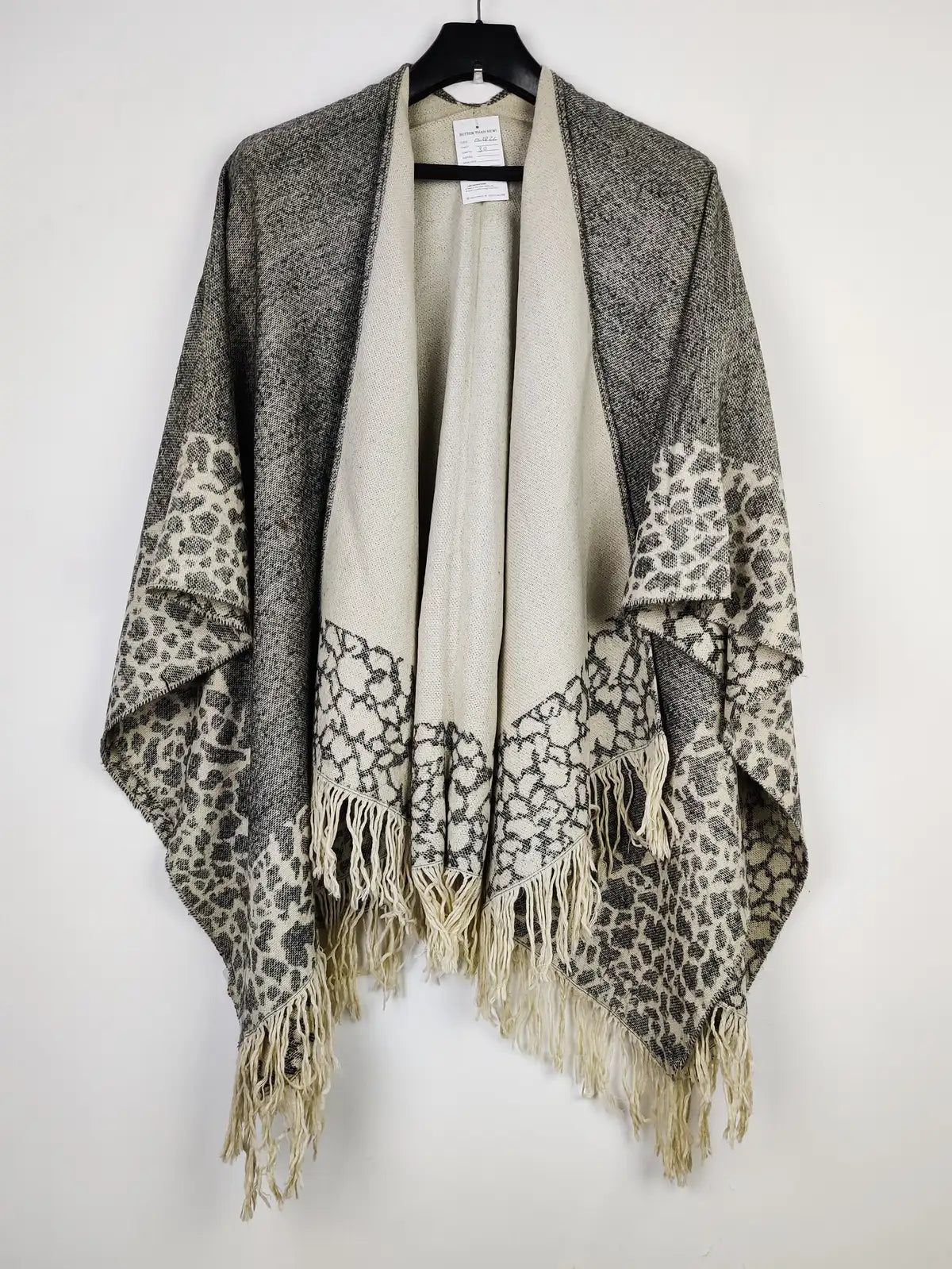 Buy online pre-used pre-loved 100% authentic & Original branded Unknown Brand (CS-3226) available in Pakistan. Top international brands avilable.