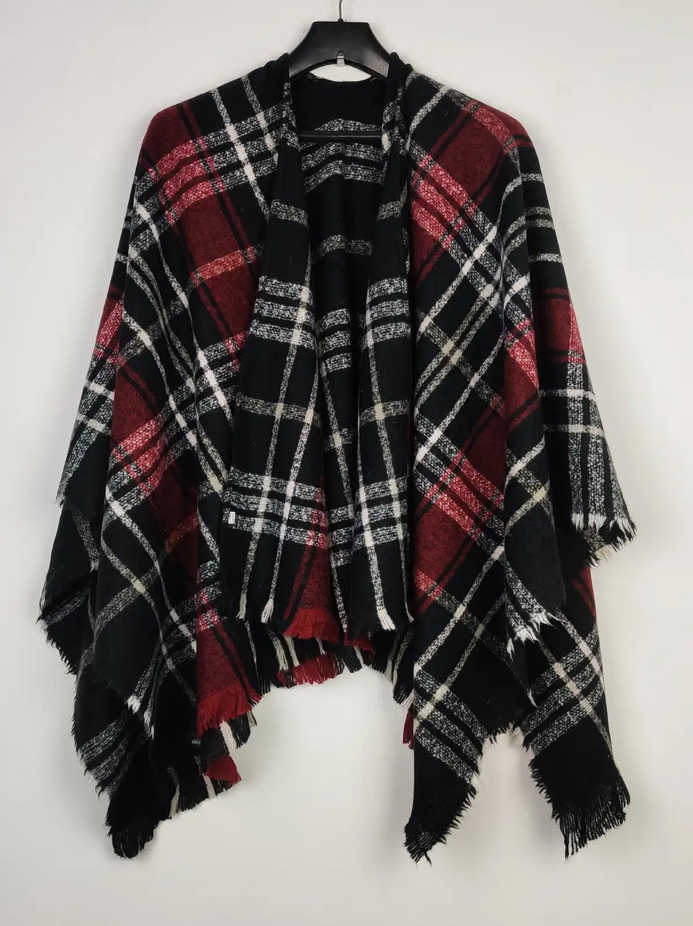 Buy online pre-used pre-loved 100% authentic & Original branded Unknown Brand (CS-3285) available in Pakistan. Top international brands avilable.