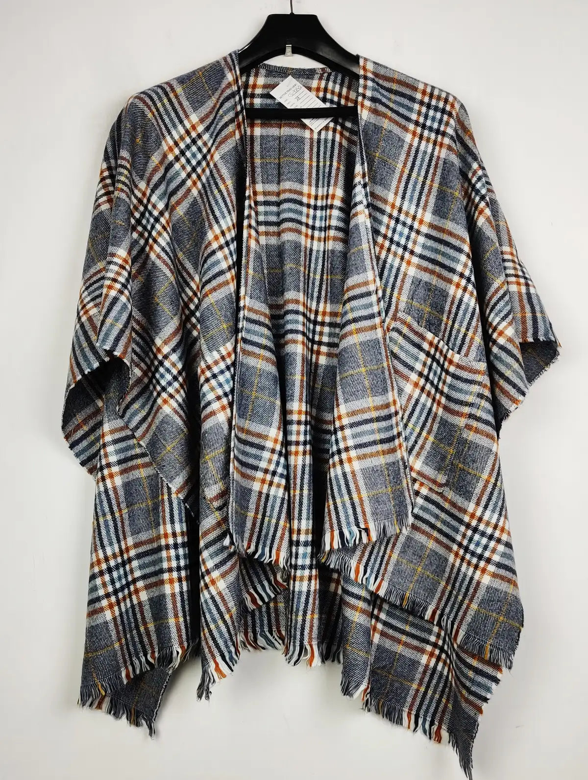 Buy online pre-used pre-loved 100% authentic & Original branded Unknown Brand (CS-3342) available in Pakistan. Top international brands avilable.
