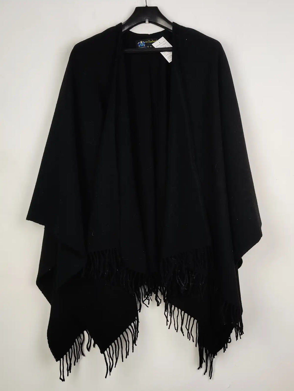 Buy online pre-used pre-loved 100% authentic & Original branded Unknown Brand (CS-3383) available in Pakistan. Top international brands avilable.